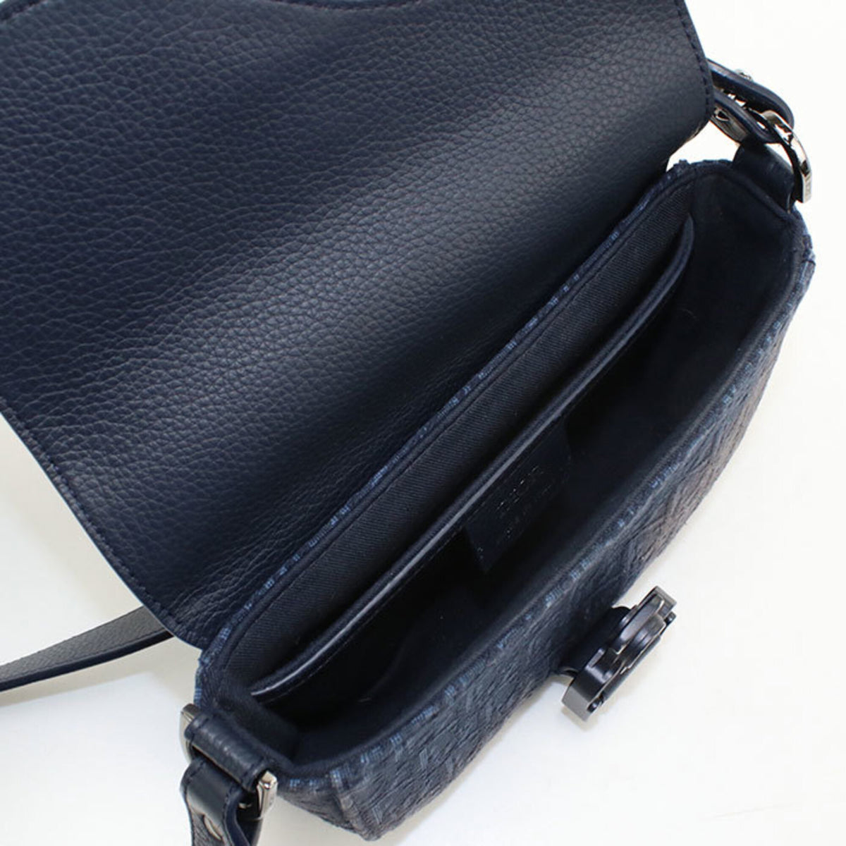 Christian Dior Navy Shoulder Bag (Pre-Owned)
