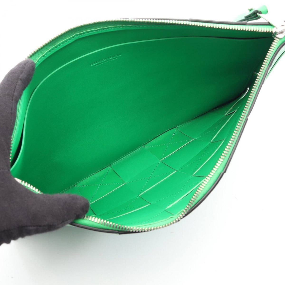 Bottega Veneta Green Leather Clutch Bag Handbag (Pre-Owned)