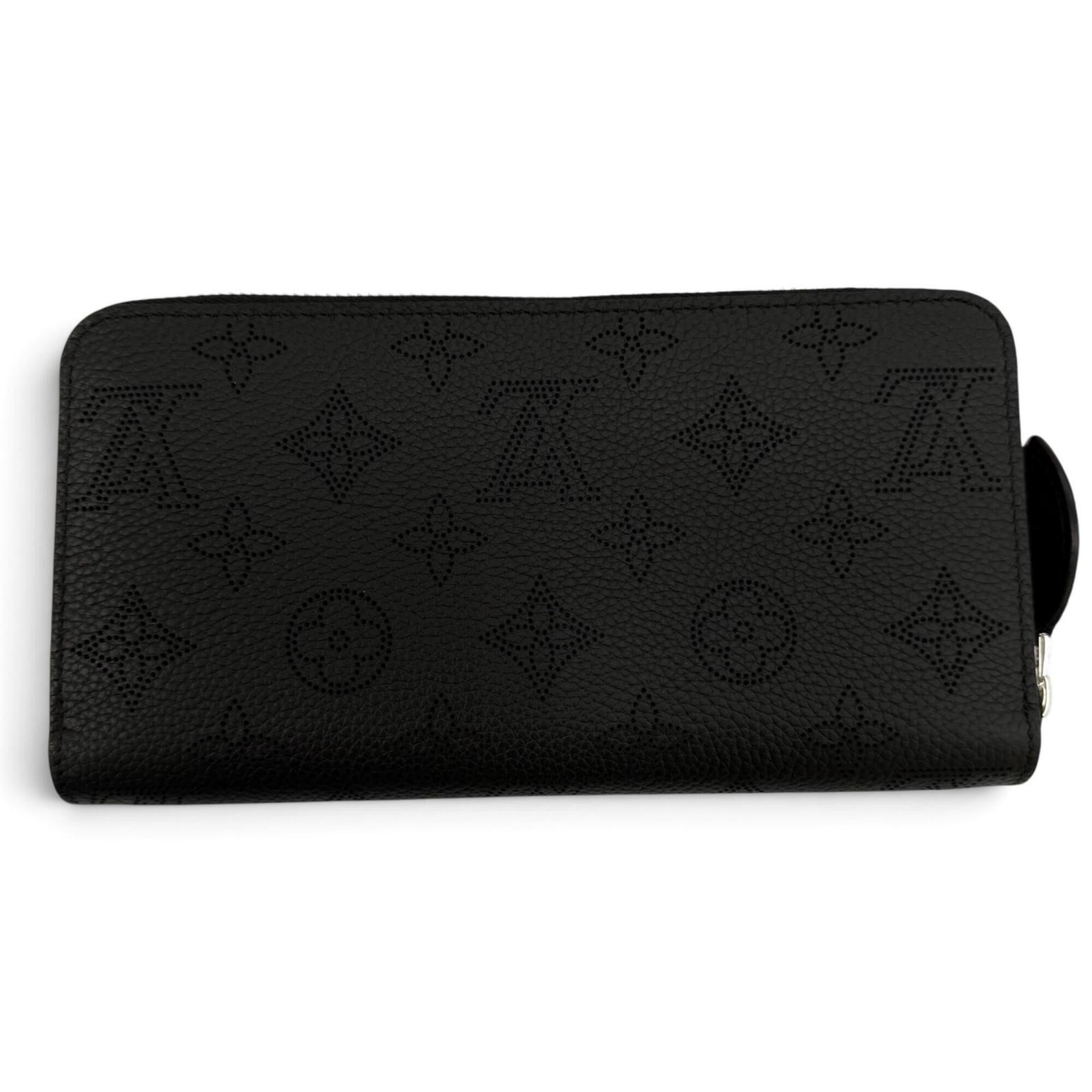 Louis Vuitton Black Mahina Leather Long Wallet (Bi-Fold) (Pre-Owned)