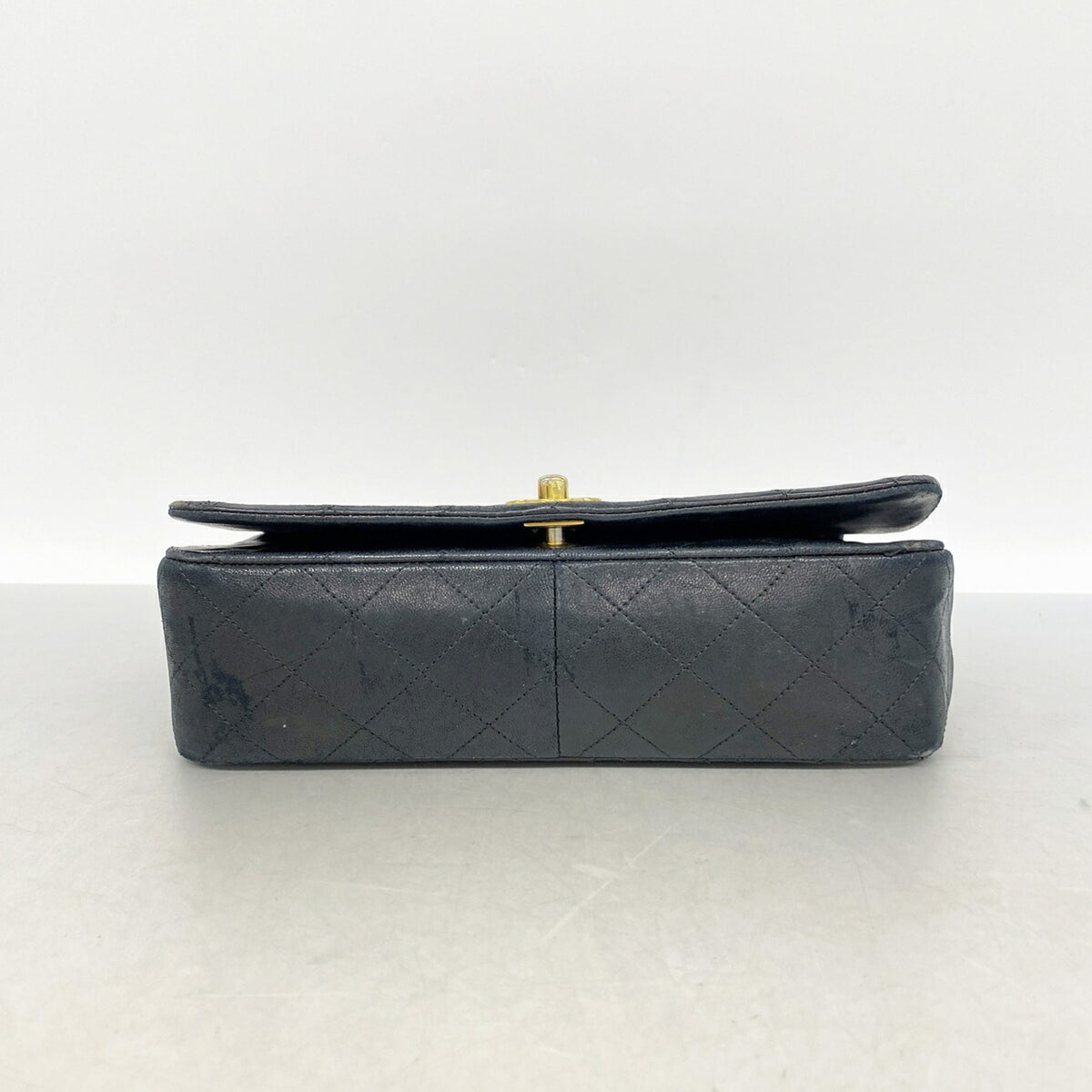 Chanel Black Leather Shoulder Bag (Pre-Owned)