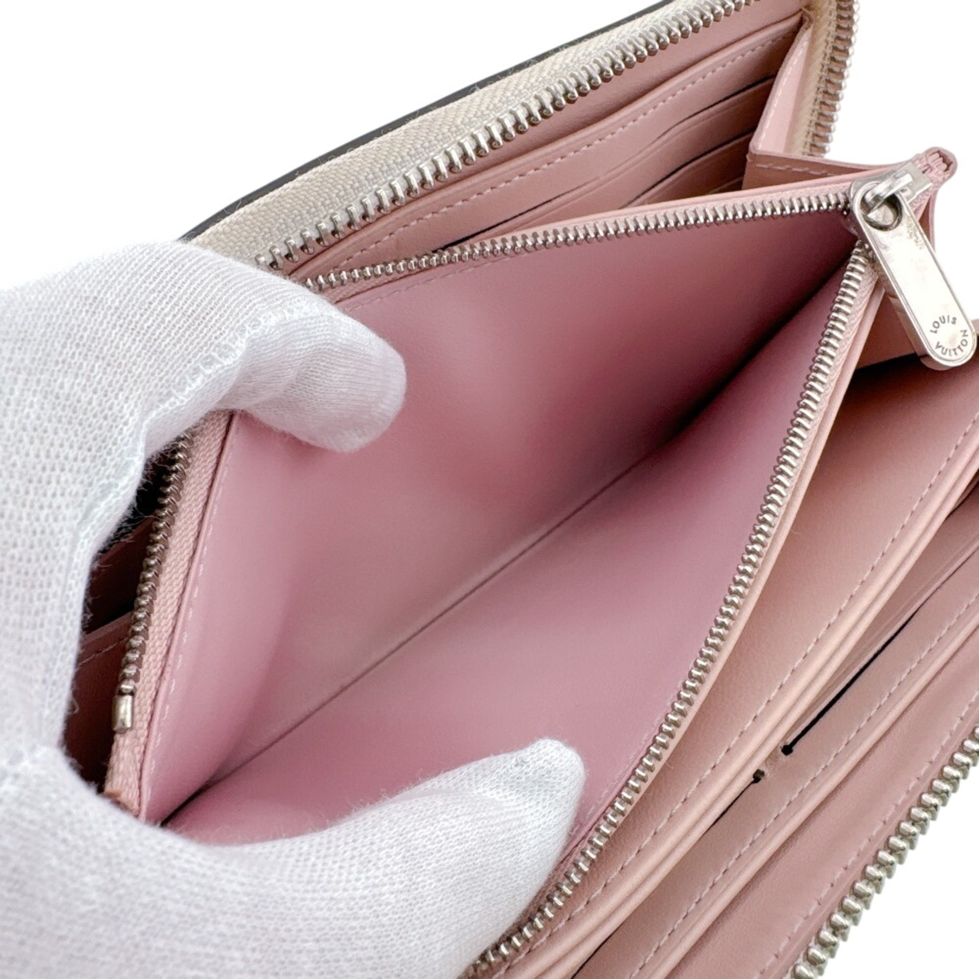 Louis Vuitton Mahina White Leather Long Wallet (Bi-Fold) (Pre-Owned)