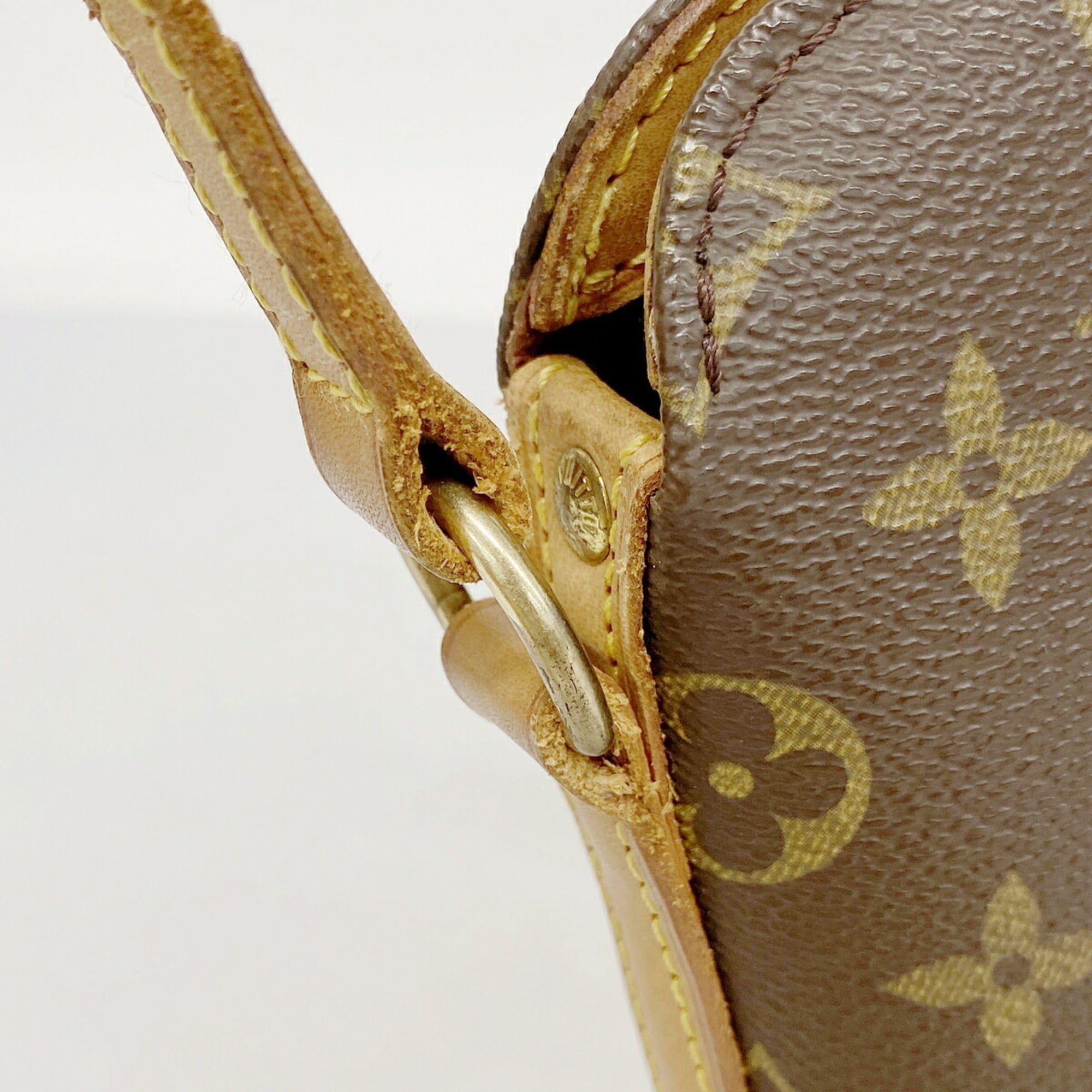 Louis Vuitton Brown Shoulder Bag (Pre-Owned)