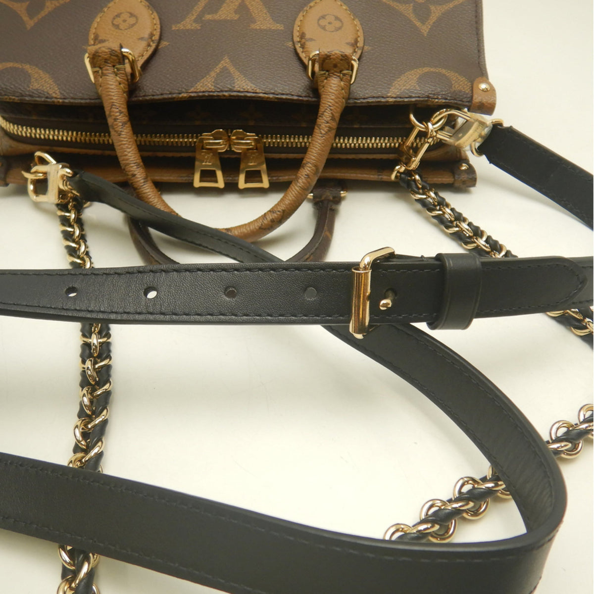 Louis Vuitton Brown Monogram Canvas Handbag (Pre-Owned)