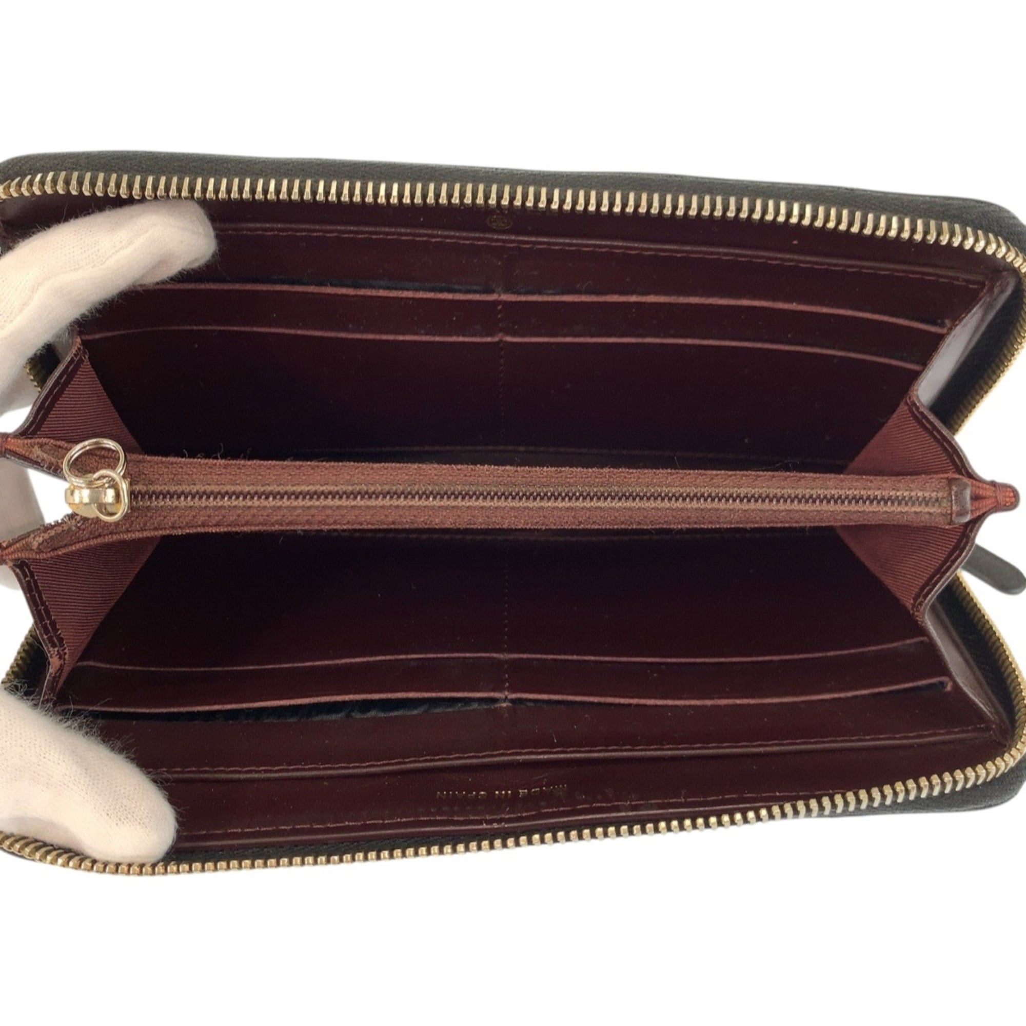 Chanel Black Leather Long Wallet (Bi-Fold) (Pre-Owned)
