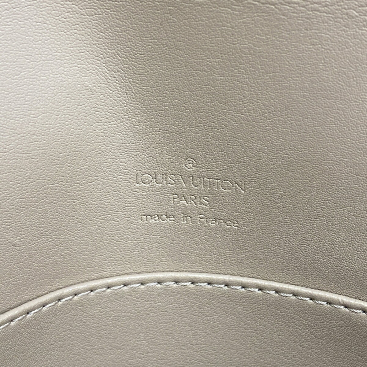 Louis Vuitton Beige Shoulder Bag (Pre-Owned)