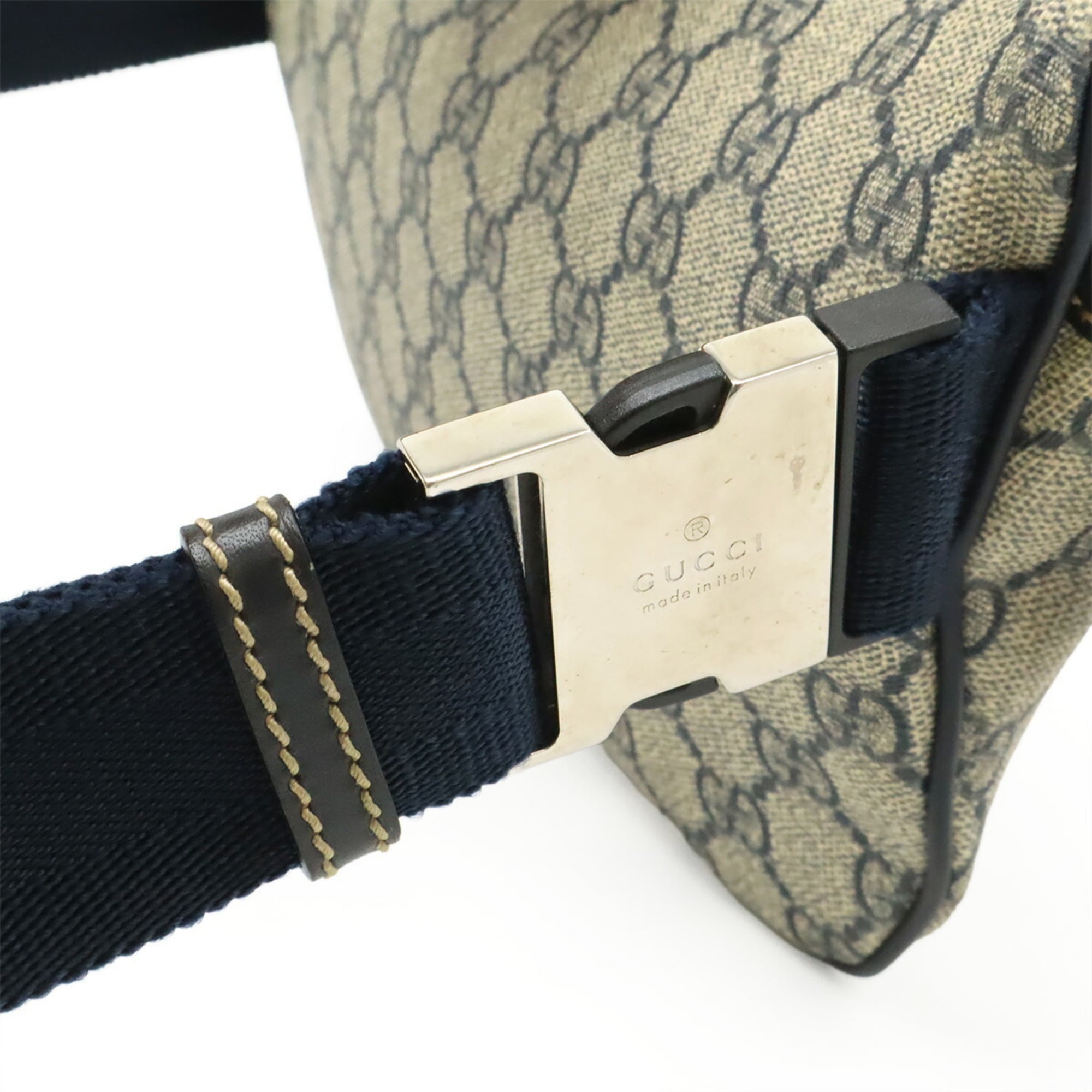 Gucci Gg Imprimé Navy Coated Canvas Pvc Leather Pouch Sling Bag (Pre-Owned)