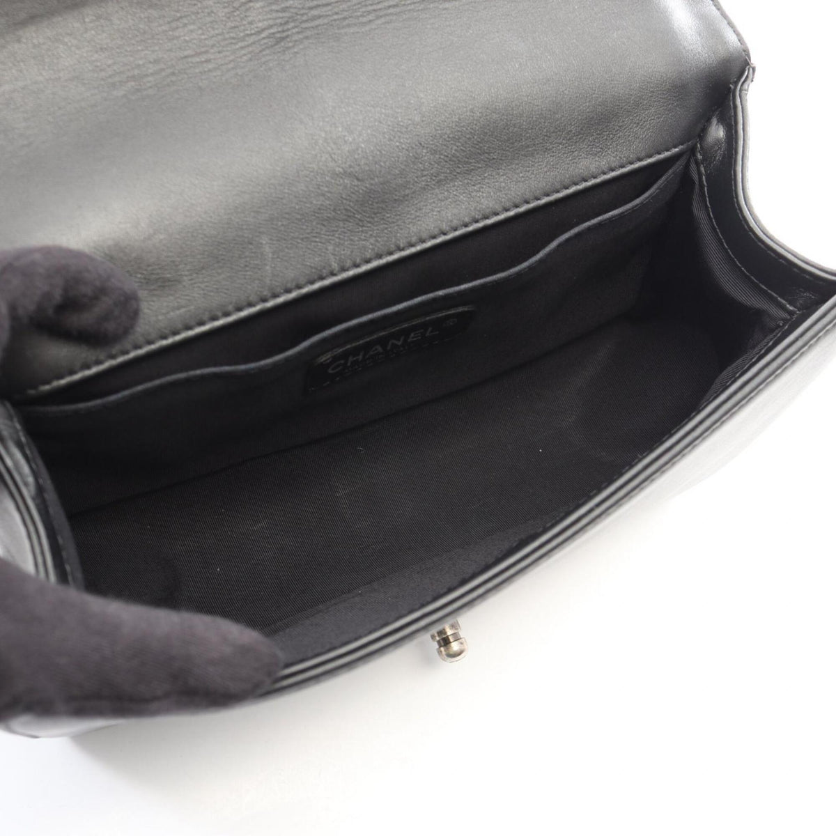 Chanel Black Leather Handbag Shoulder Bag (Pre-Owned)