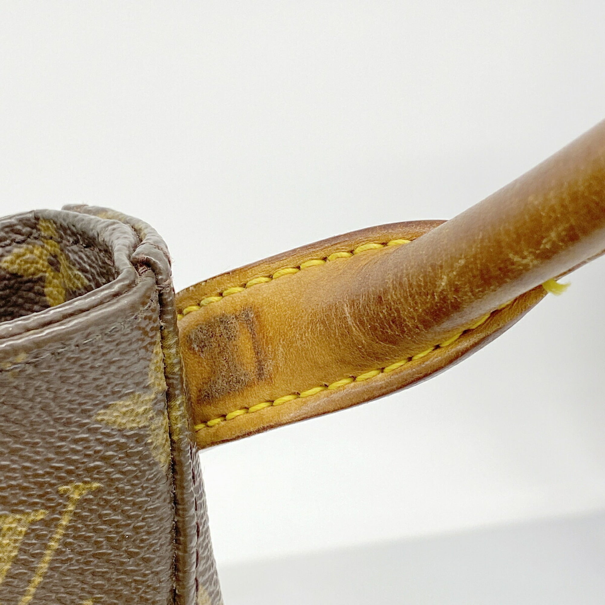 Louis Vuitton Brown Shoulder Bag (Pre-Owned)