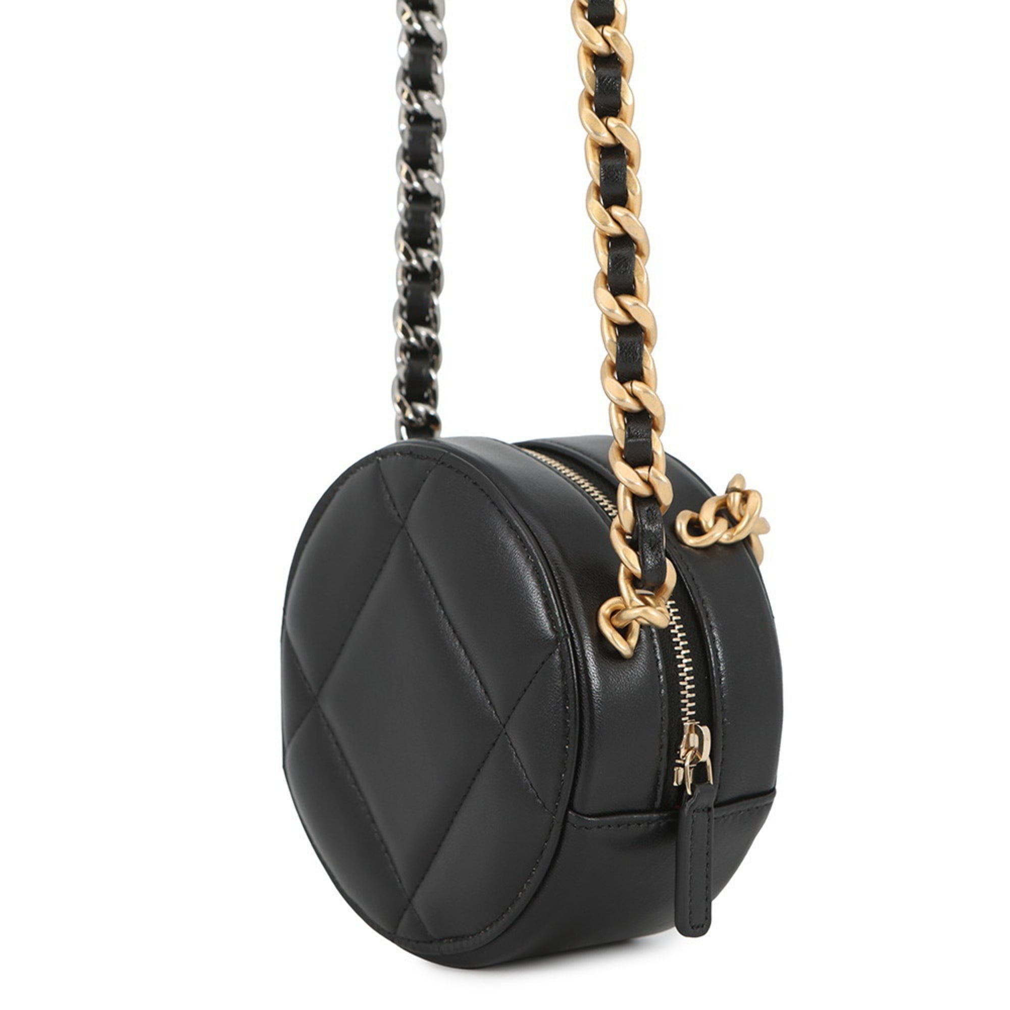 Chanel Matelasse Black Leather Shoulder Bag (Pre-Owned)
