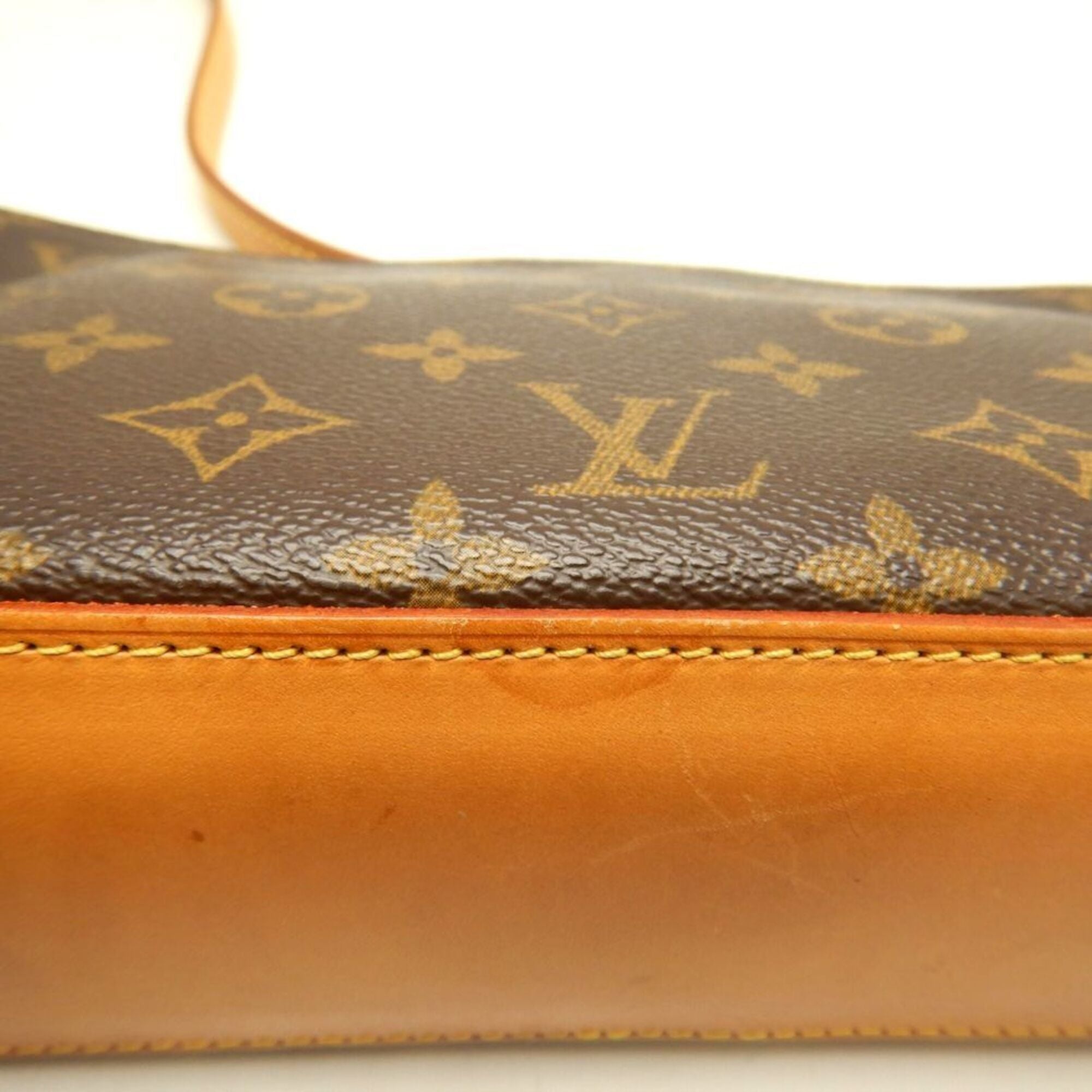 Louis Vuitton Brown Monogram Monogram Shoulder Bag (Pre-Owned)