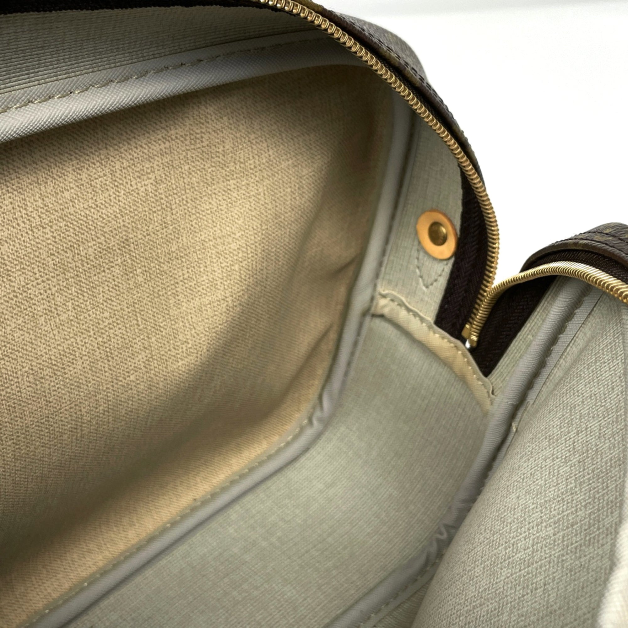 Louis Vuitton Brown Monogram Monogram Shoulder Bag (Pre-Owned)