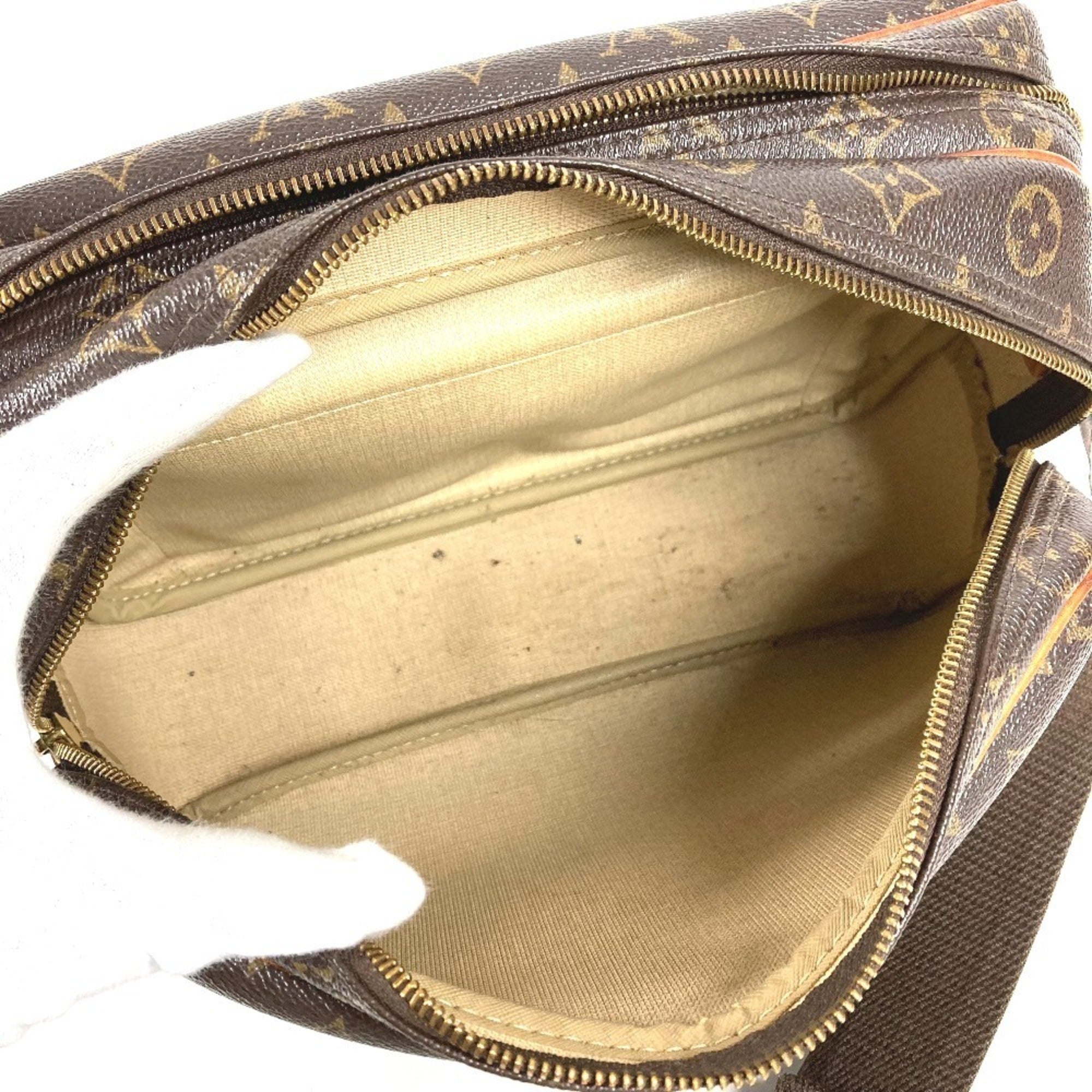 Louis Vuitton Brown Monogram Canvas Shoulder Bag (Pre-Owned)