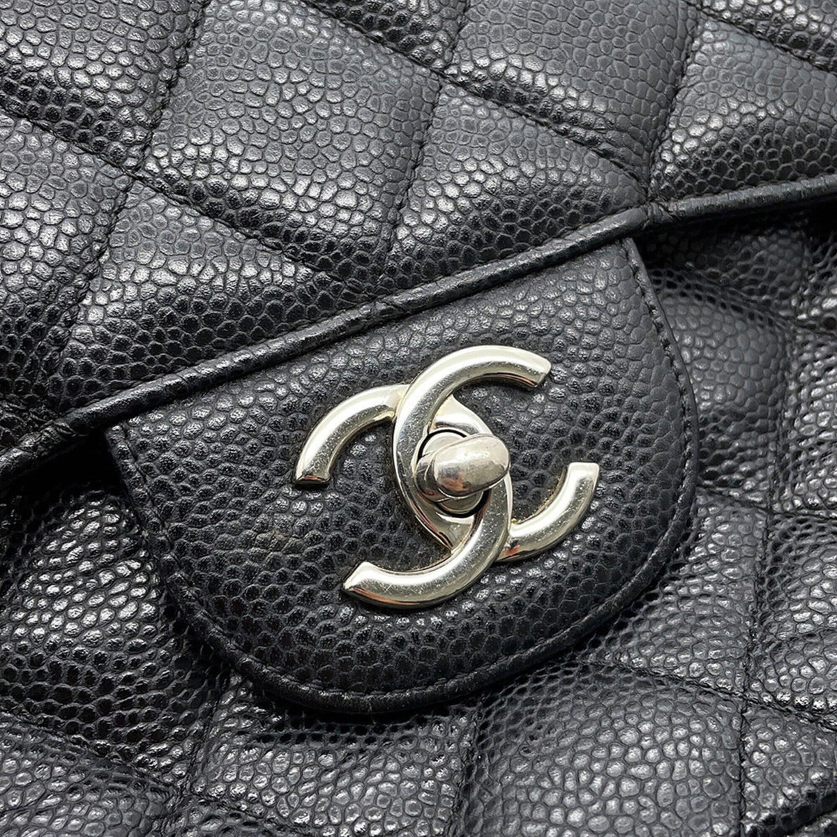 Chanel Matelasse Black Grained Calfskin Handbag Shoulder Bag (Pre-Owned)