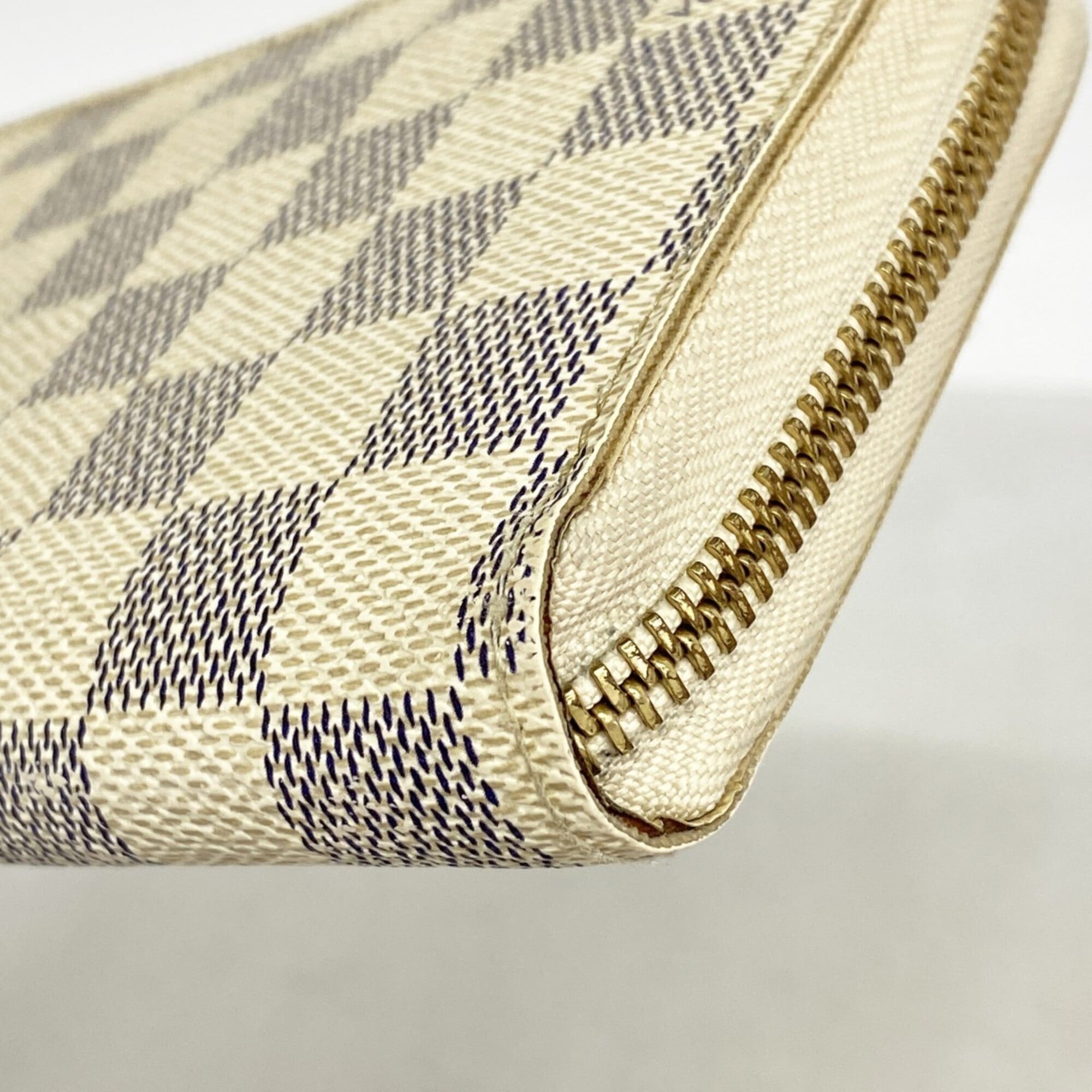 Louis Vuitton White Long Wallet (Bi-Fold) (Pre-Owned)