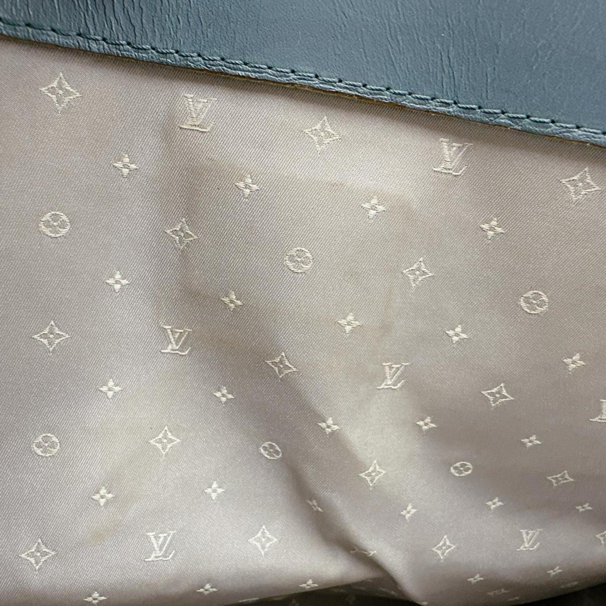 Louis Vuitton Blue Leather Handbag (Pre-Owned)