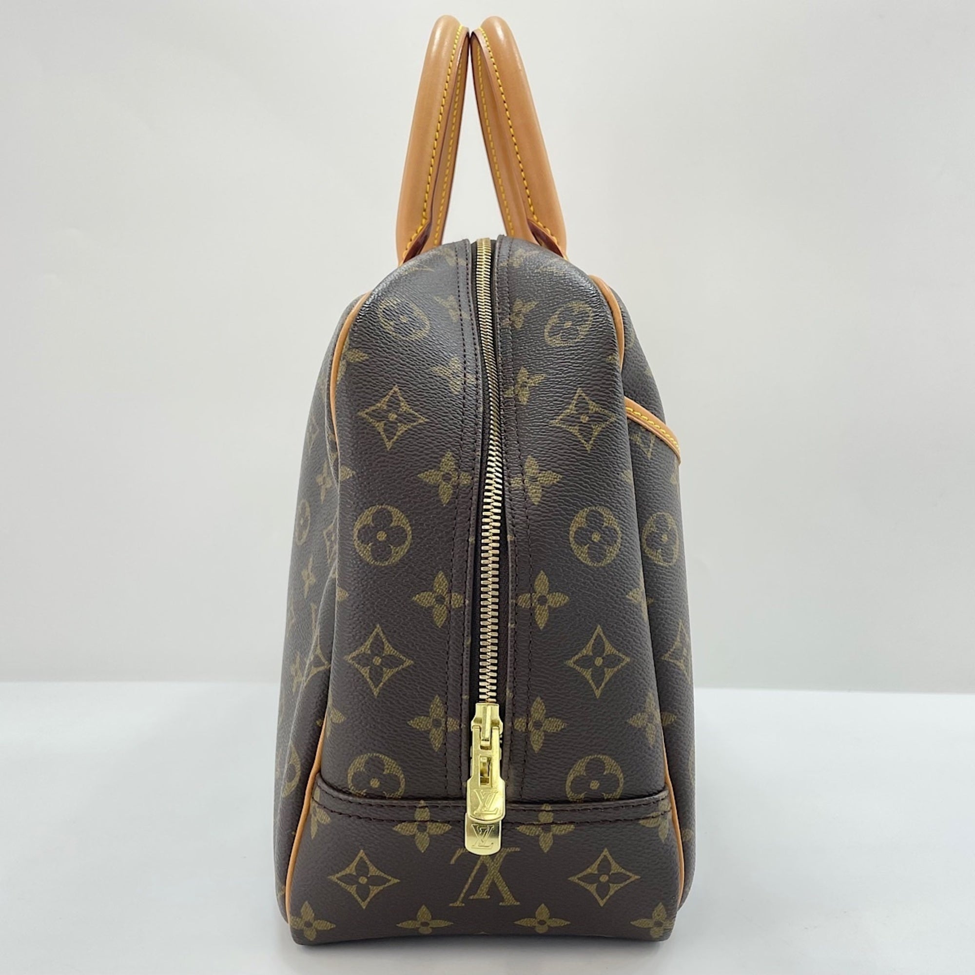 Louis Vuitton Brown Handbag (Pre-Owned)