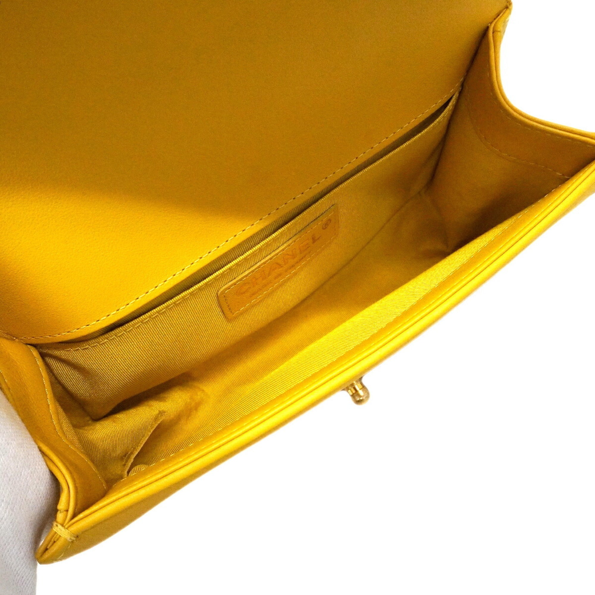 Chanel Yellow Leather Shoulder Bag (Pre-Owned)