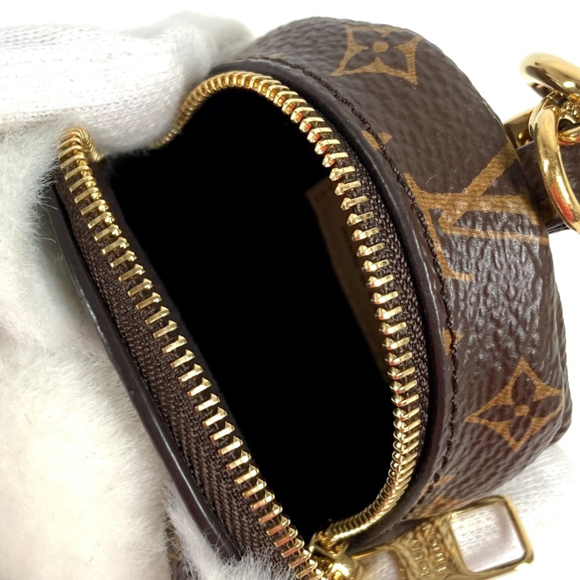 Louis Vuitton Brown White Monogram Fur Handbag Pouch (Pre-Owned)