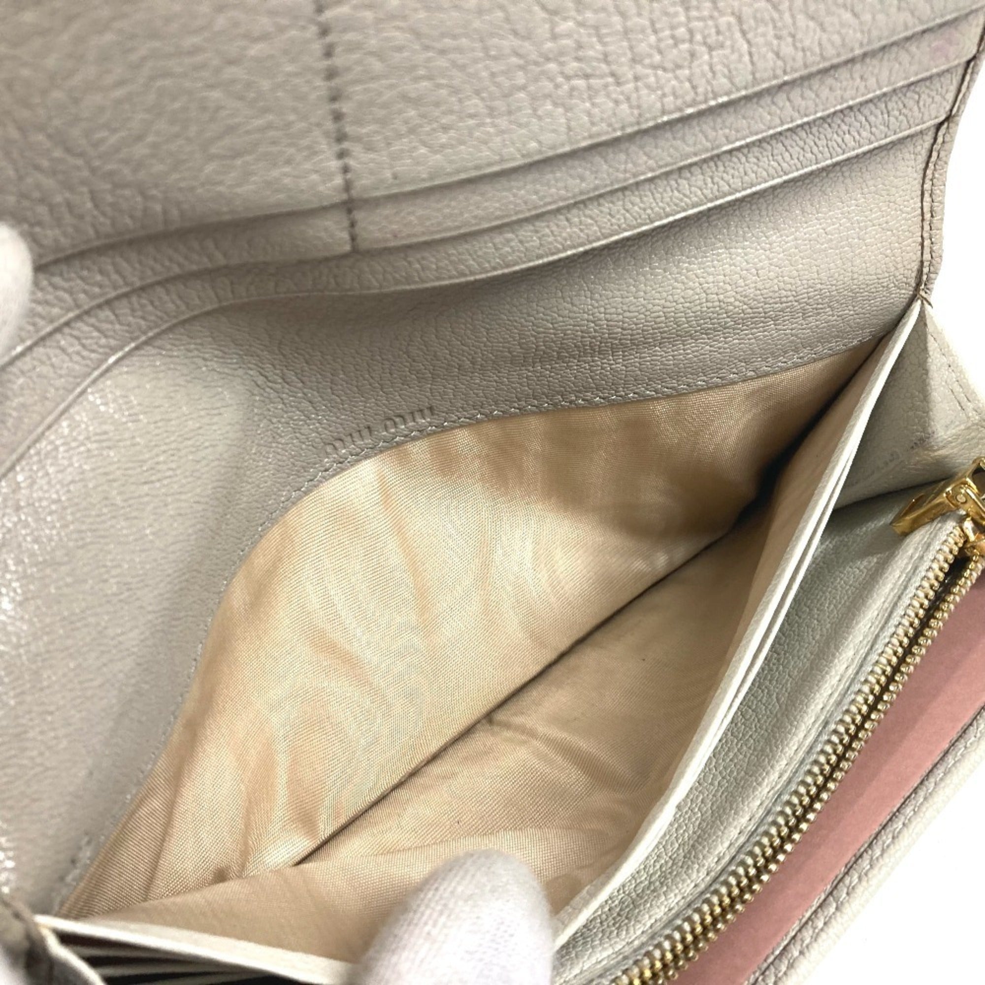 Miu Miu Gray White Leather Long Wallet (Bi-Fold) (Pre-Owned)