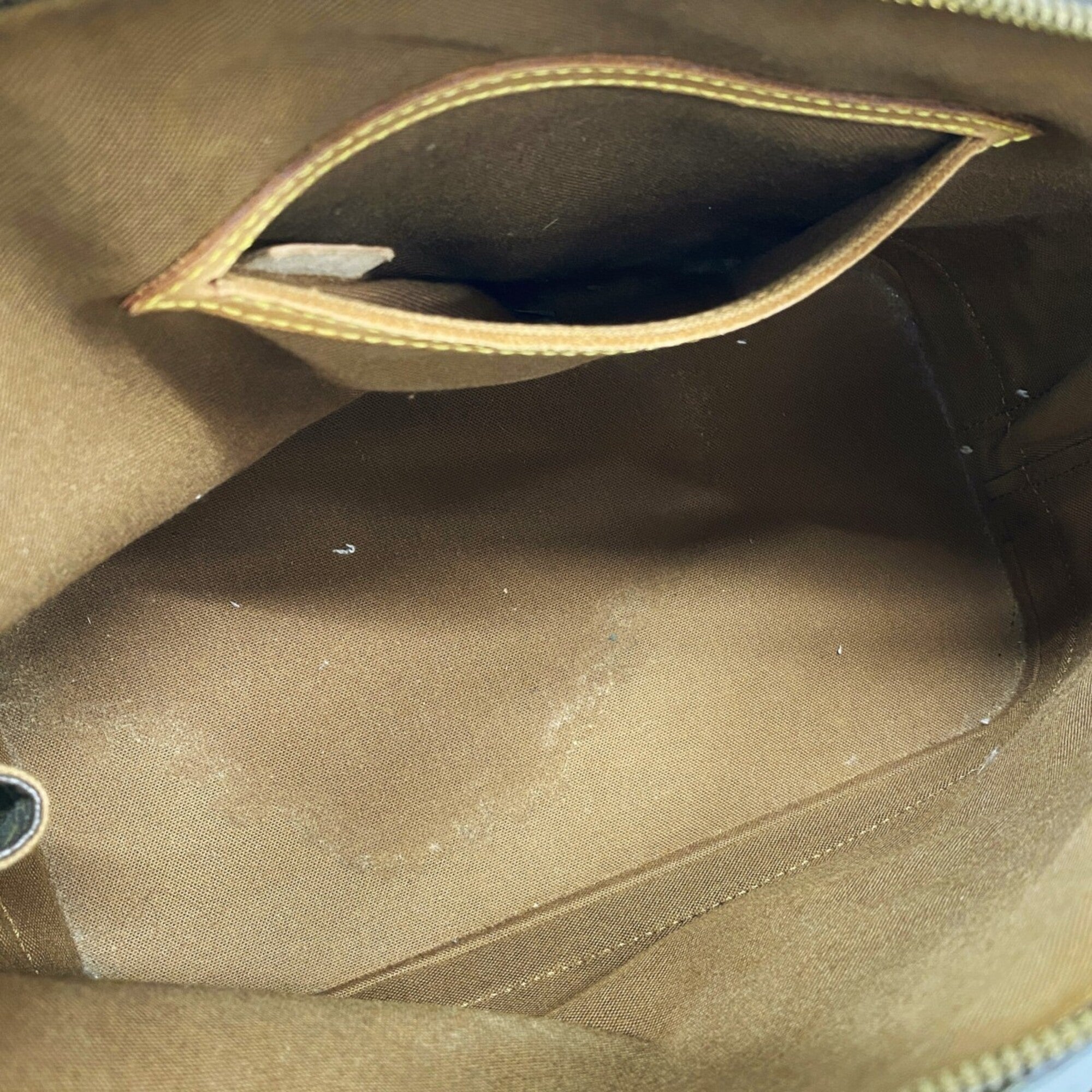 Louis Vuitton Brown Handbag (Pre-Owned)