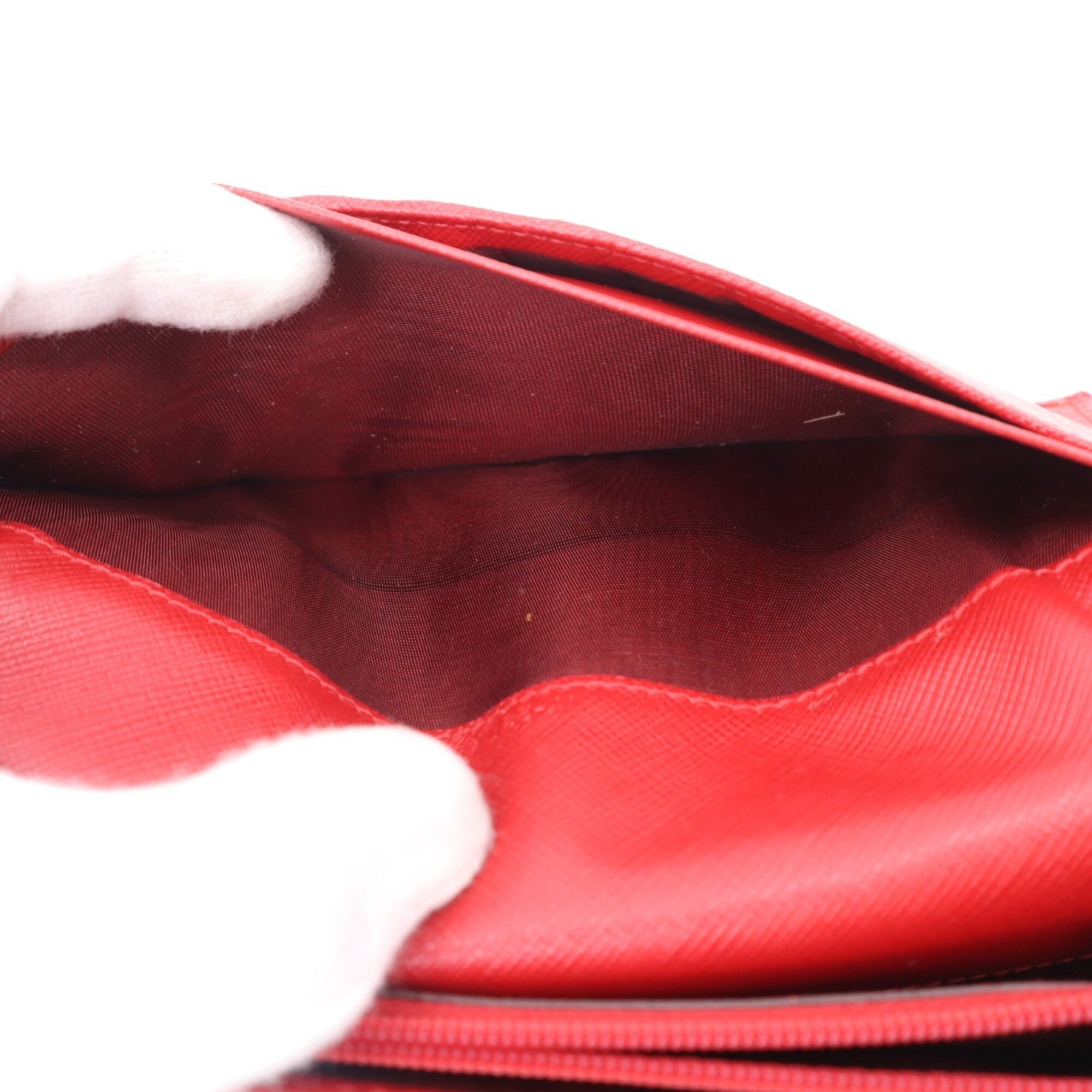 Salvatore Ferragamo Red Color Leather Long Wallet (Bi-Fold) (Pre-Owned)