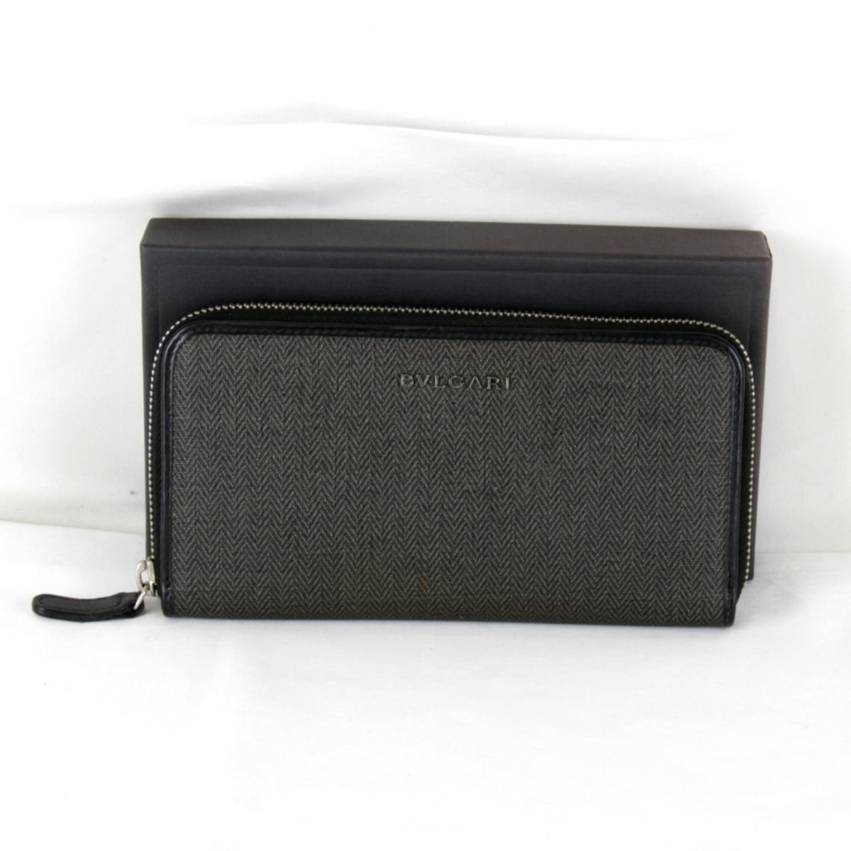 Bvlgari Black Leather Long Wallet (Bi-Fold) (Pre-Owned)