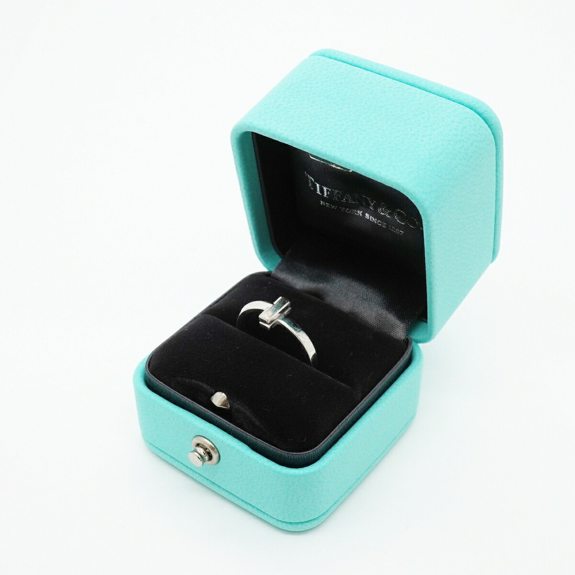 Tiffany White Gold (18K) Band Ring (Pre-Owned)