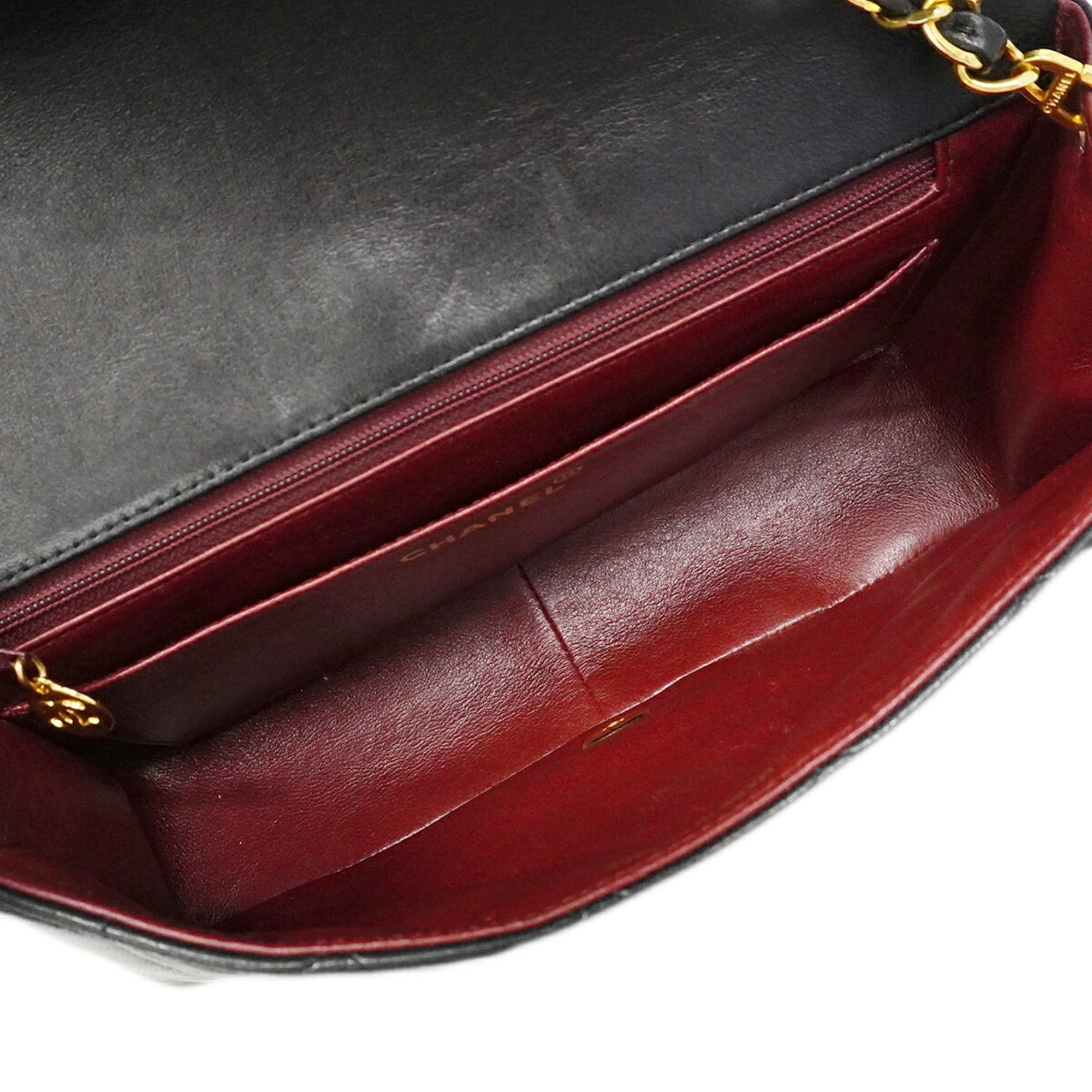 Chanel Black Leather Shoulder Bag (Pre-Owned)