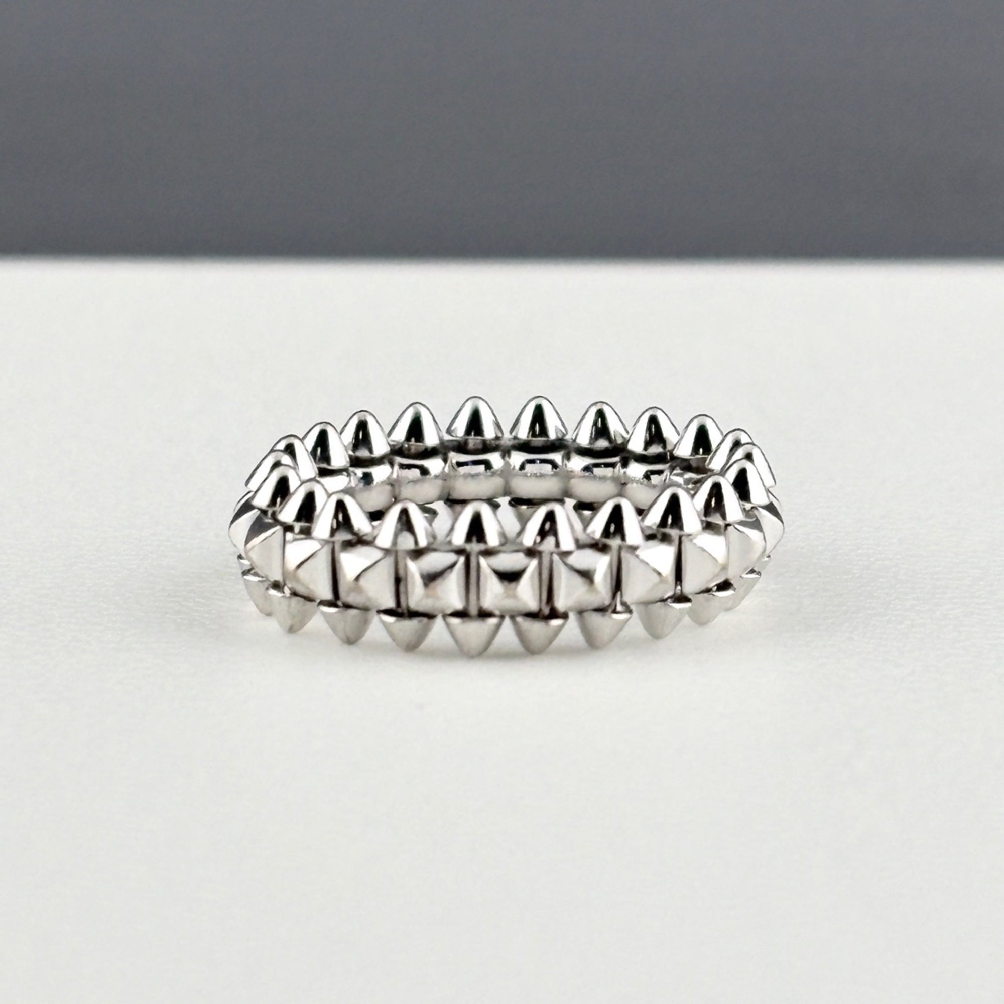 Cartier Band Ring (Pre-Owned)