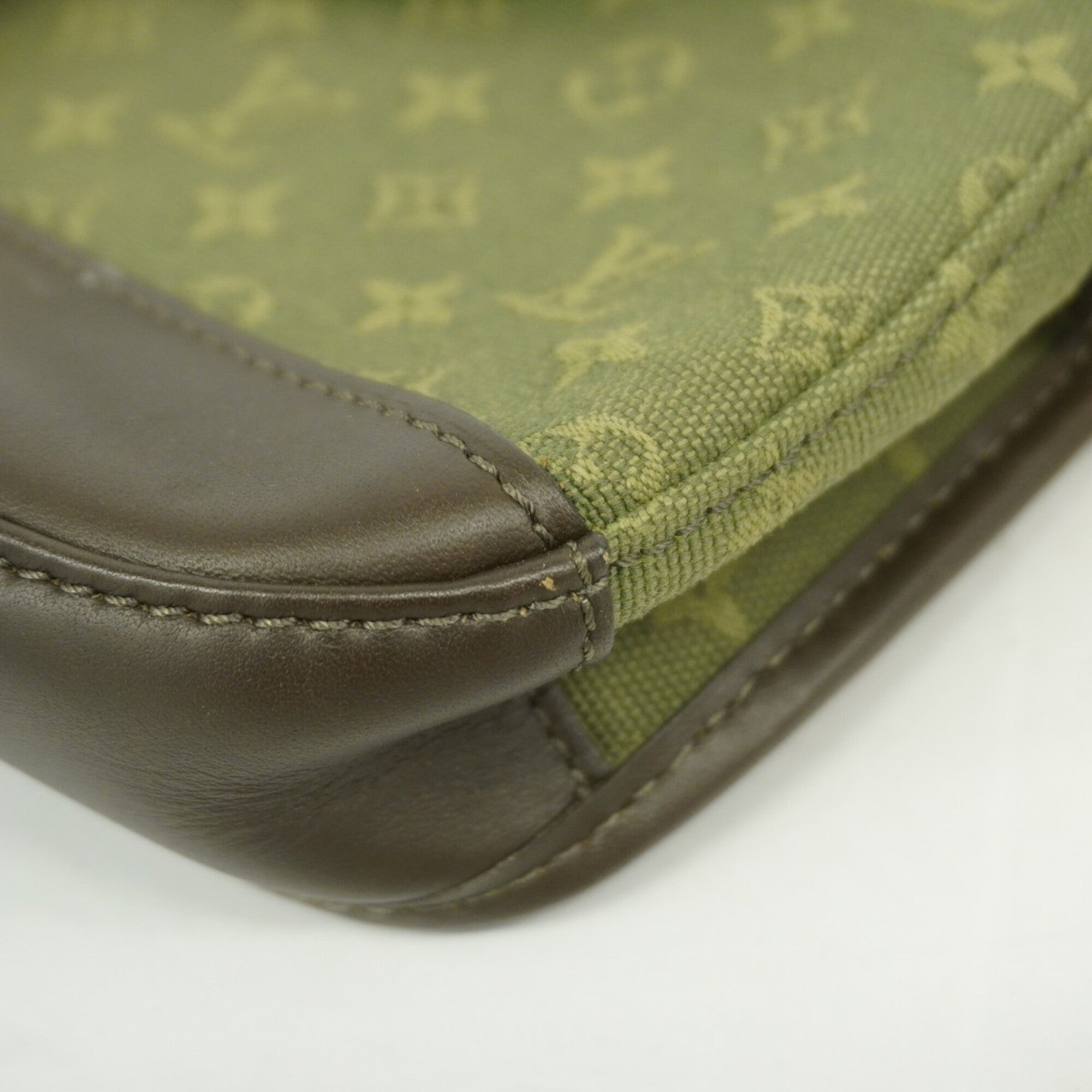 Louis Vuitton Tst Khaki Shoulder Bag (Pre-Owned)