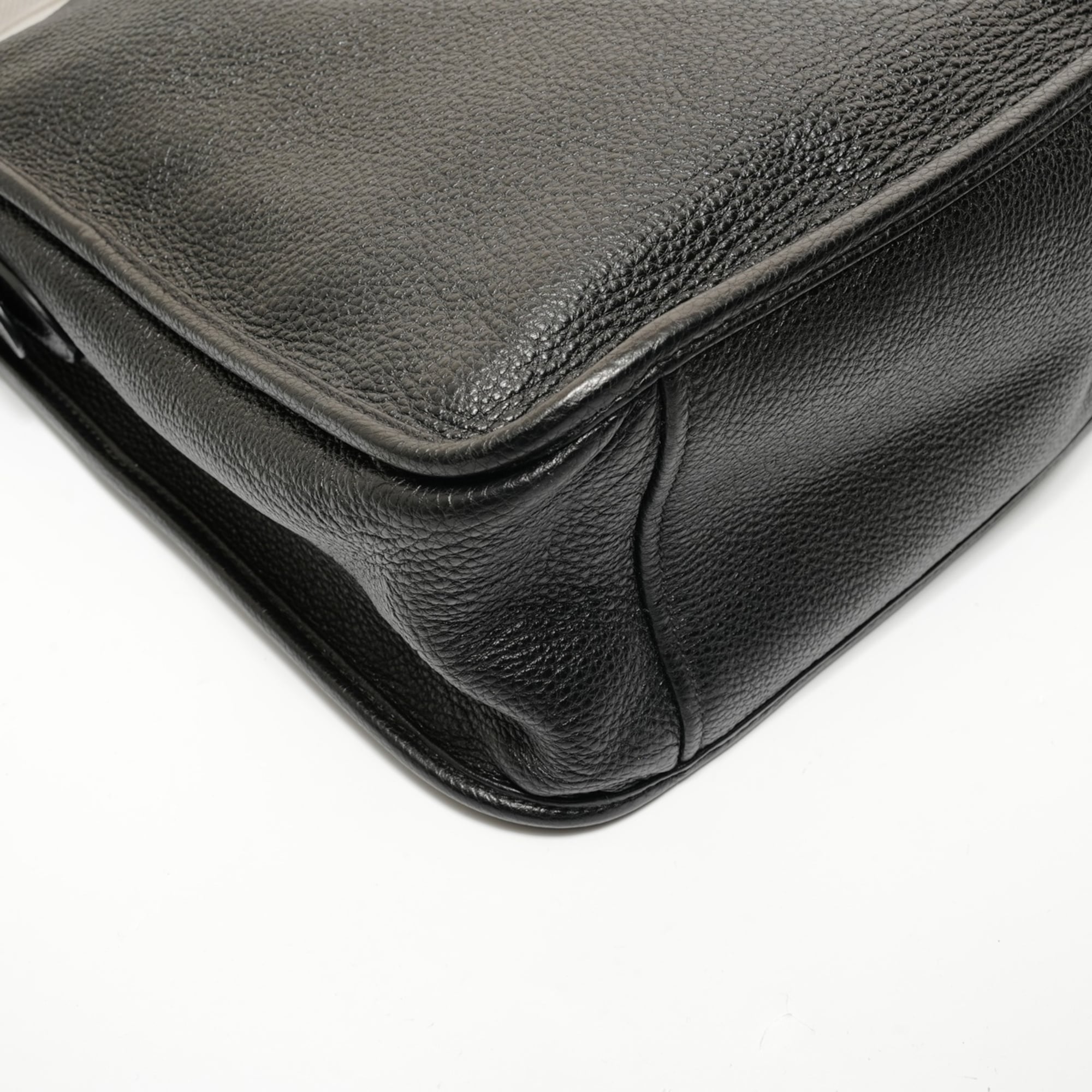 Prada Black Leather Shoulder Bag (Pre-Owned)