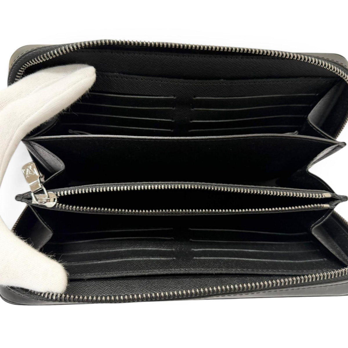 Louis Vuitton Black Monogram Eclipse Long Wallet (Bi-Fold) (Pre-Owned)