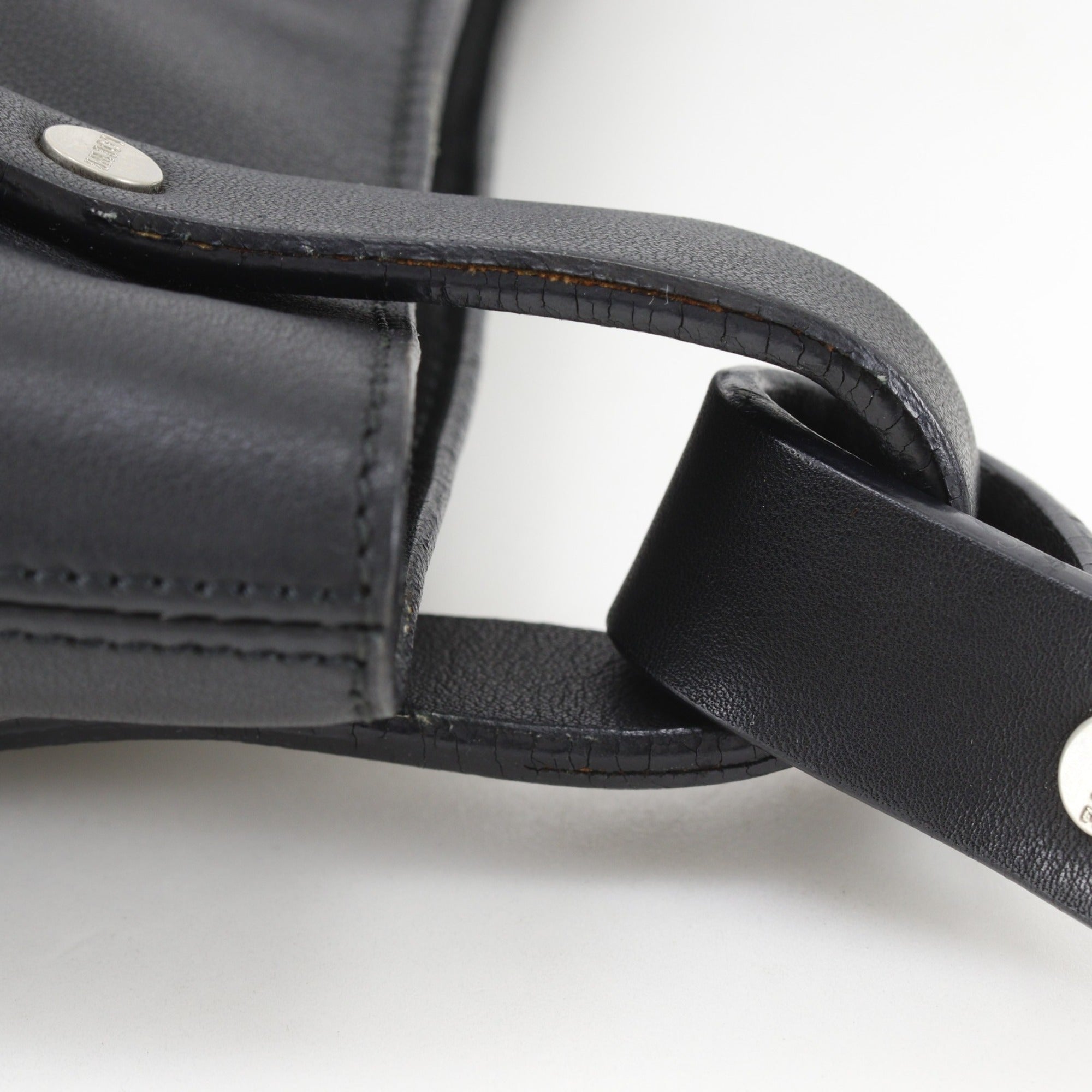 Loewe Black Leather Shoulder Bag (Pre-Owned)