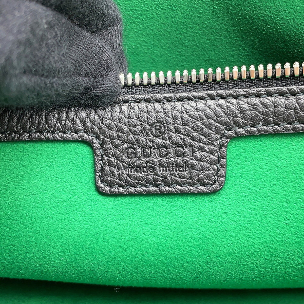 Gucci Sherry Line Black Leather Shoulder Bag (Pre-Owned)