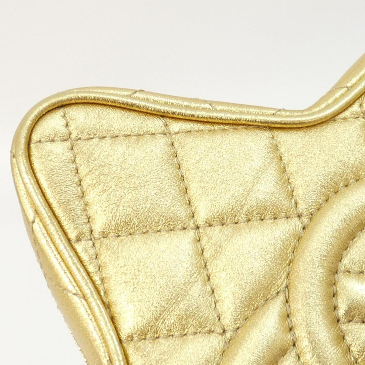 Chanel Gold Shoulder Bag (Pre-Owned)