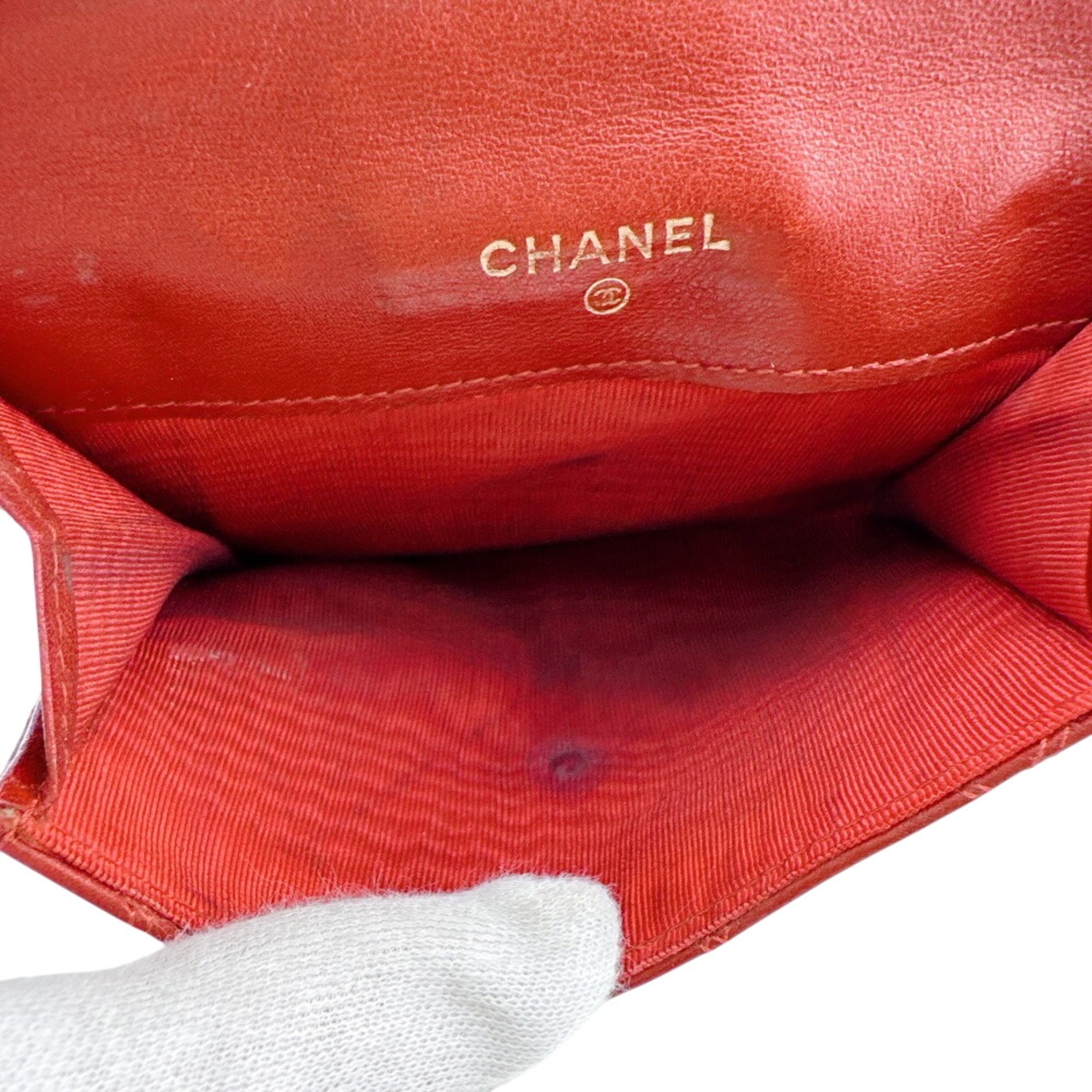 Chanel Red Color Leather Wallet (Bi-Fold) (Pre-Owned)