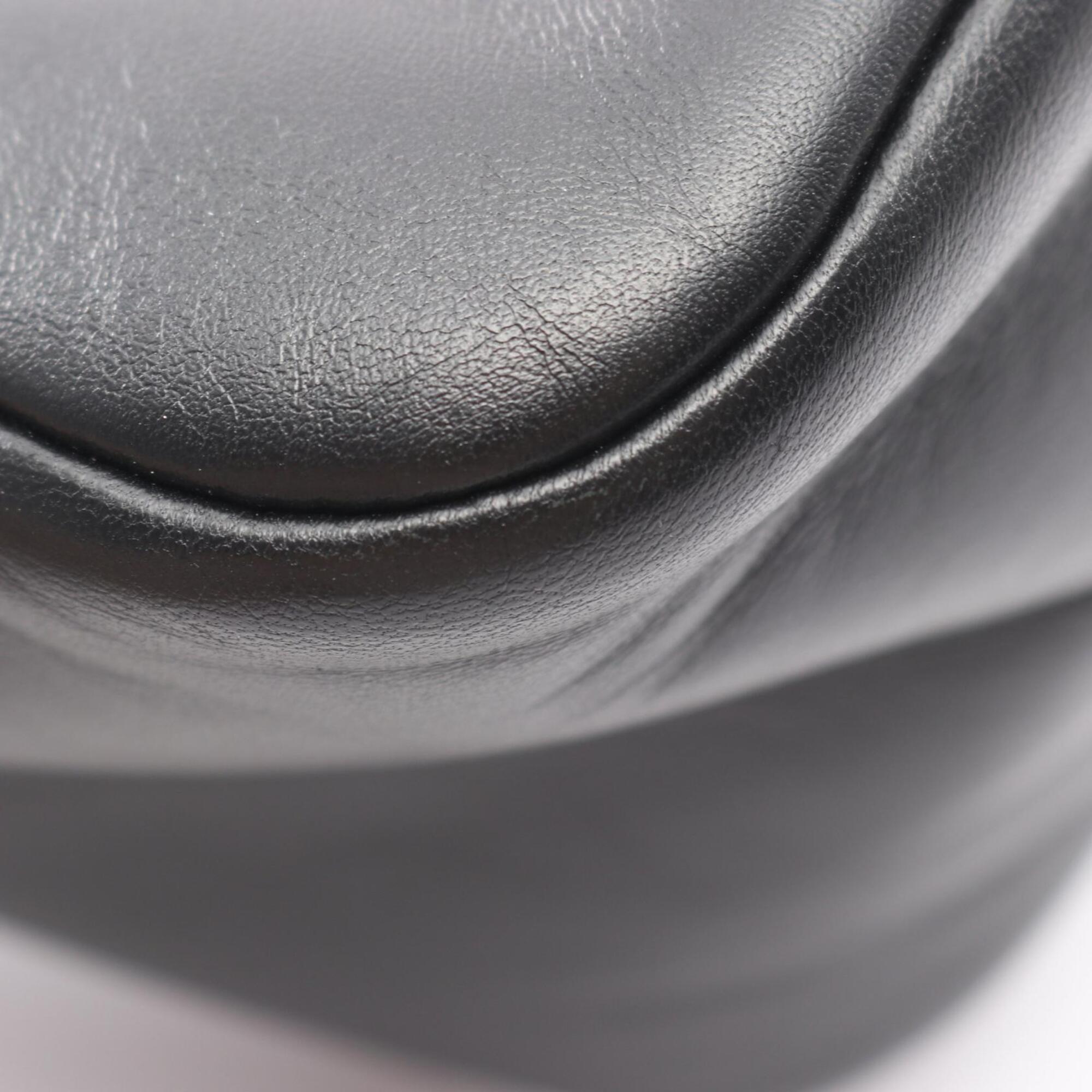 Prada Black Leather Handbag (Pre-Owned)