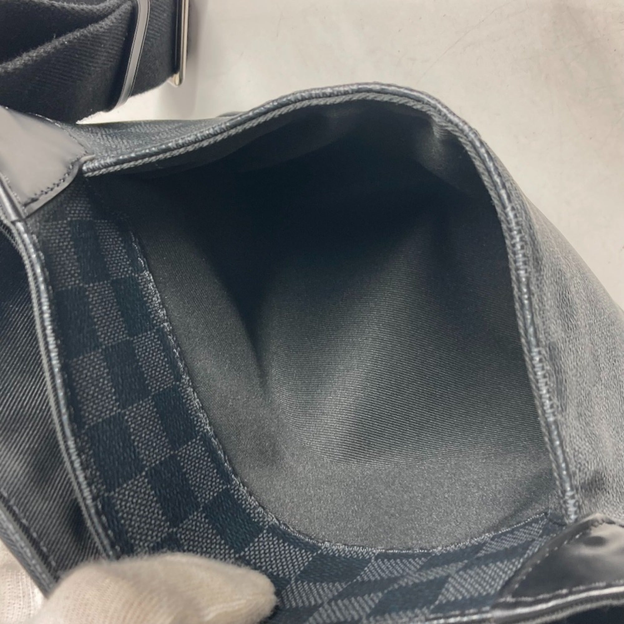 Louis Vuitton Black Damier Graphite Shoulder Bag (Pre-Owned)