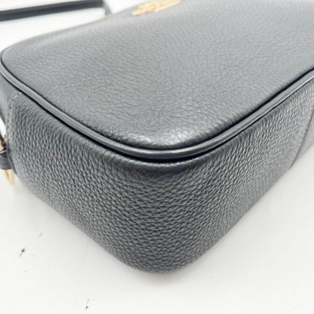 Coach Black Leather Shoulder Bag (Pre-Owned)