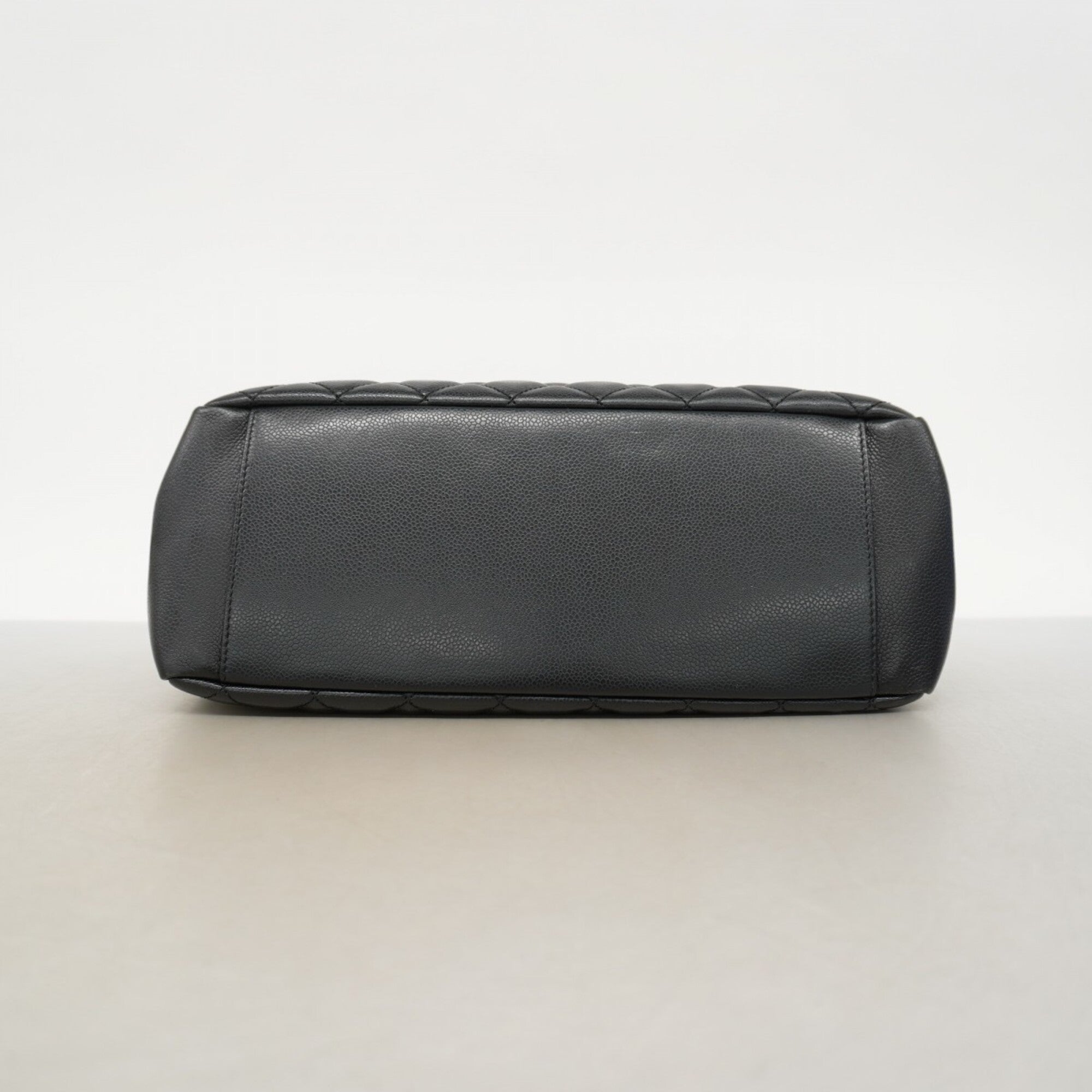 Chanel Black Grained Calfskin Tote Bag (Pre-Owned)
