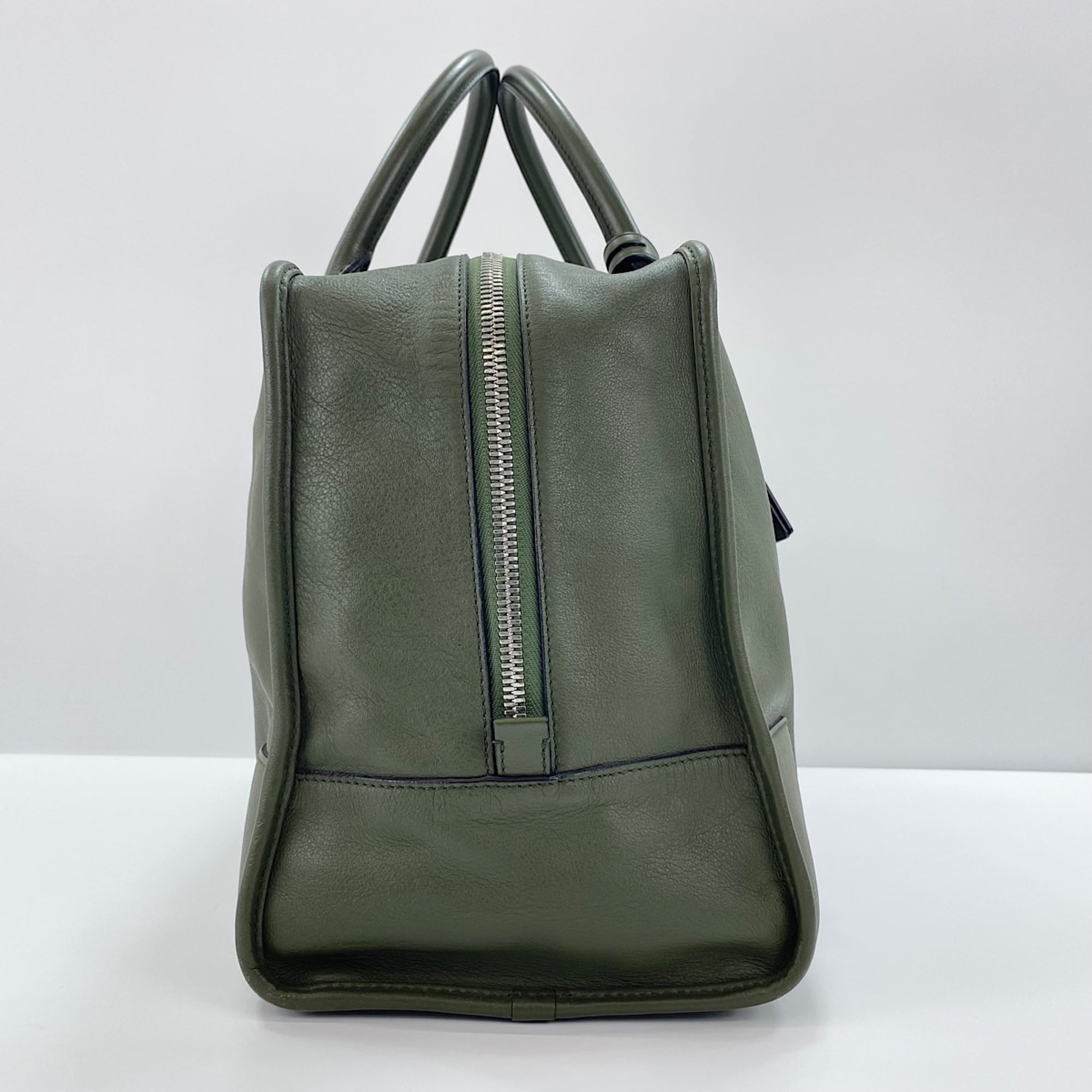 Loewe Amazona Green Leather Handbag (Pre-Owned)