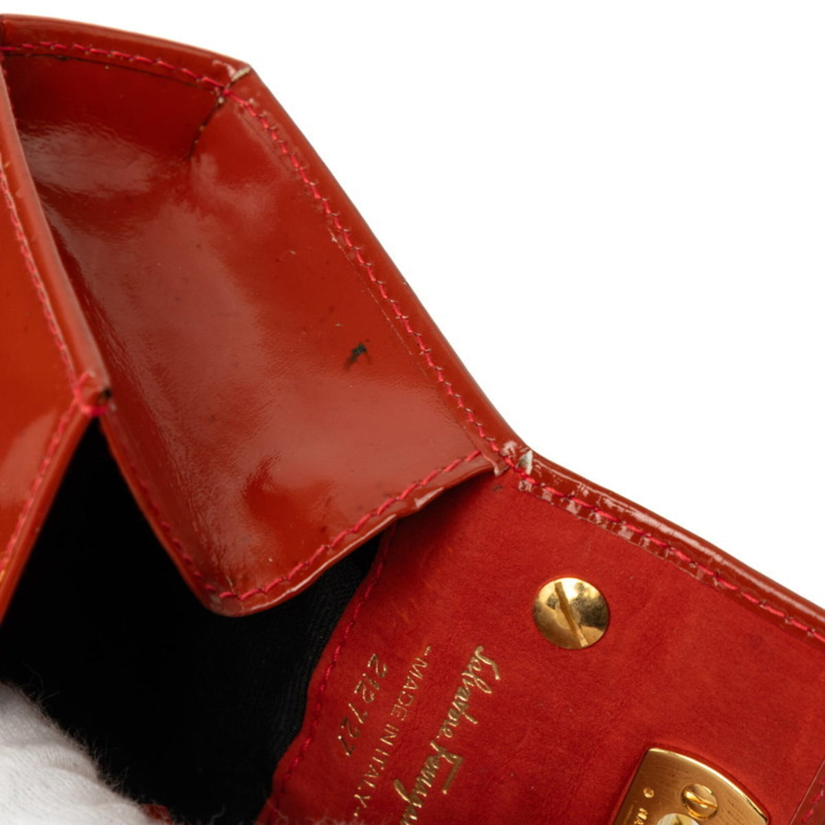 Salvatore Ferragamo Red Color Patent Leather Shoulder Bag (Pre-Owned)