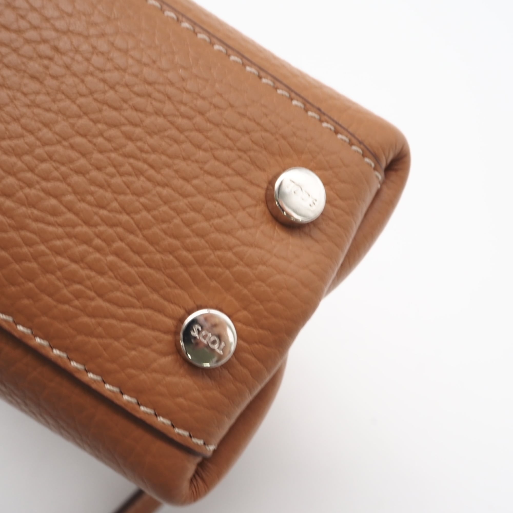 Tod's Brown Leather Handbag (Pre-Owned)