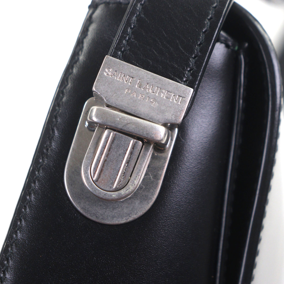Saint Laurent Black Leather Shoulder Bag (Pre-Owned)