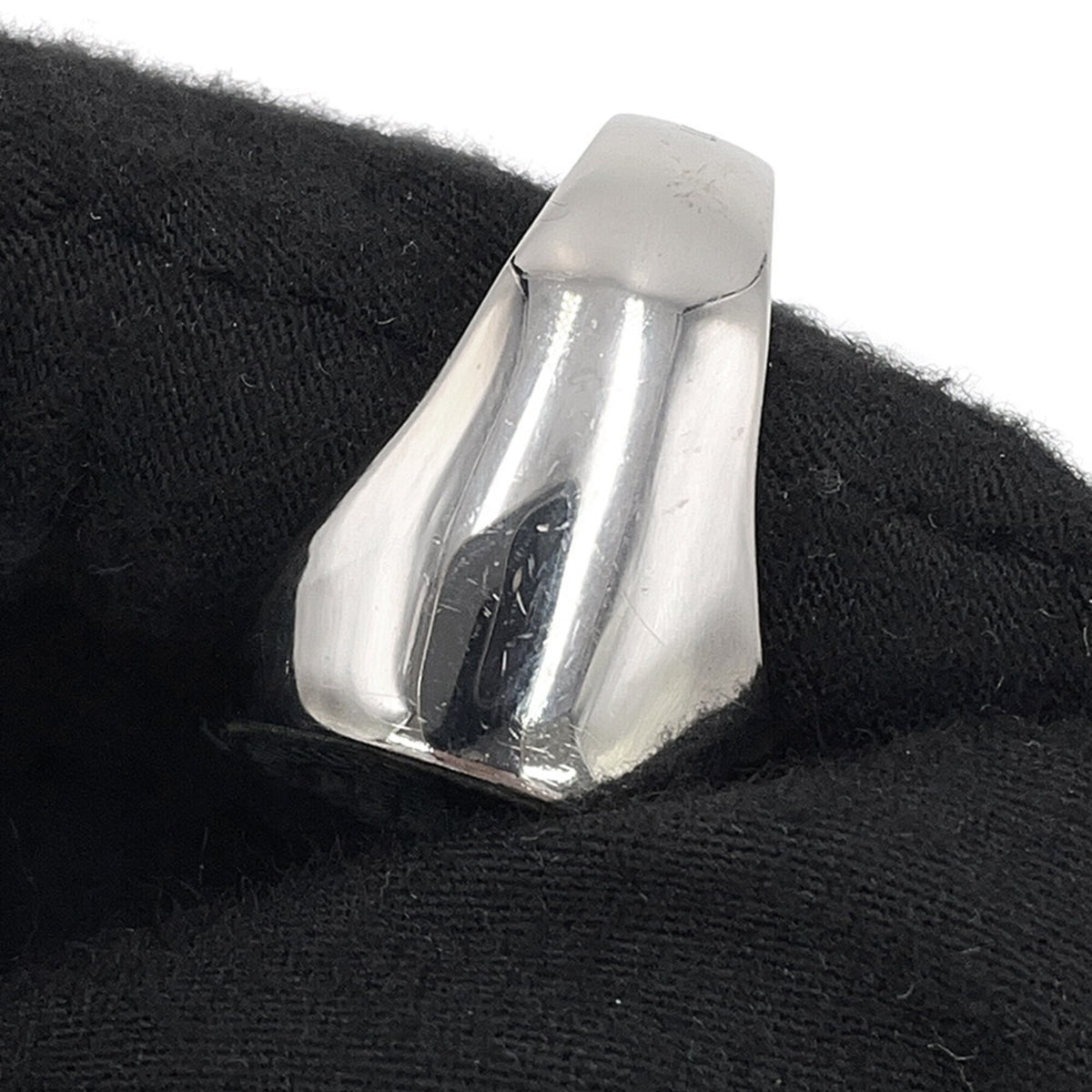 Louis Vuitton Silver Noir Metal Band Ring (Pre-Owned)
