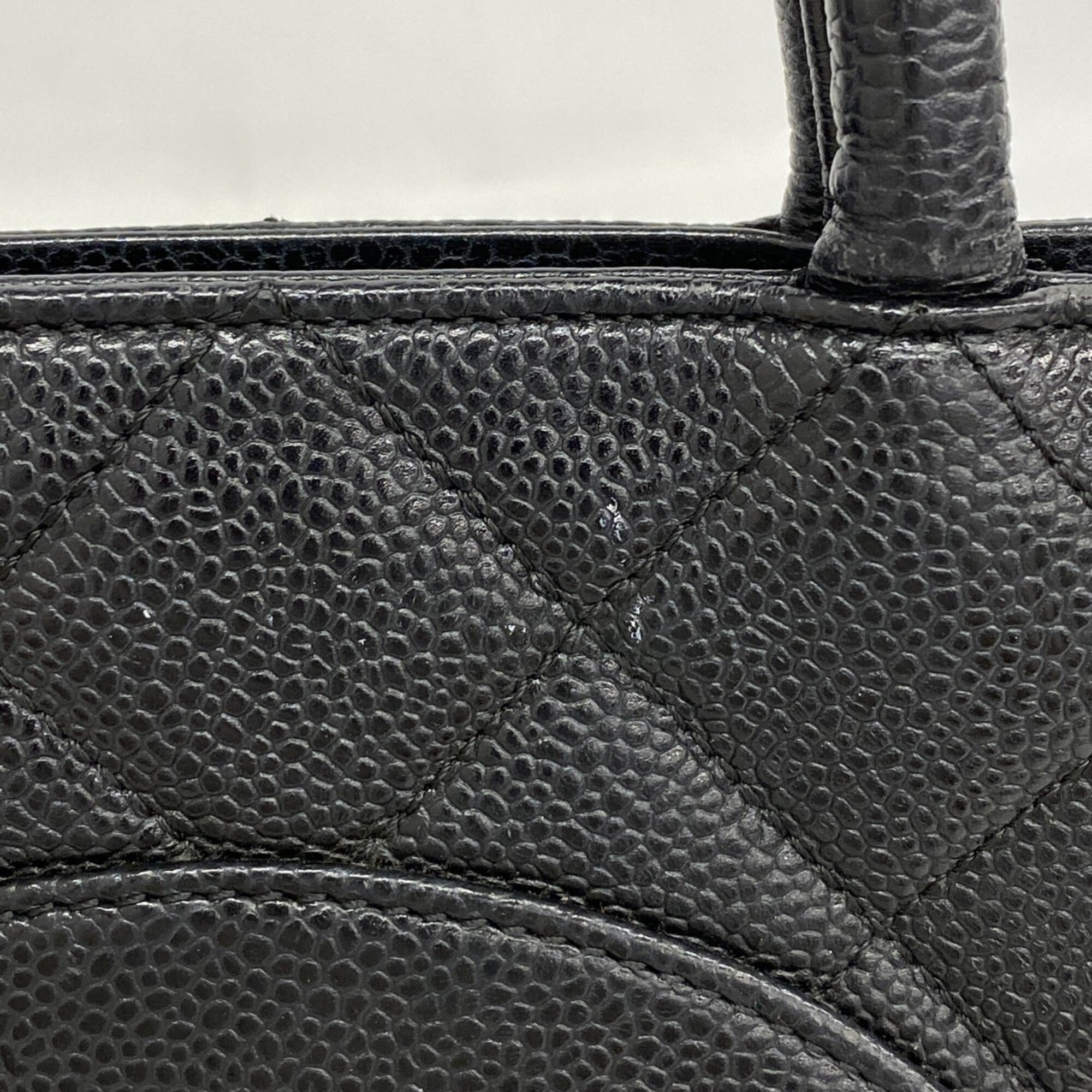 Chanel Black Grained Calfskin Tote Bag (Pre-Owned)