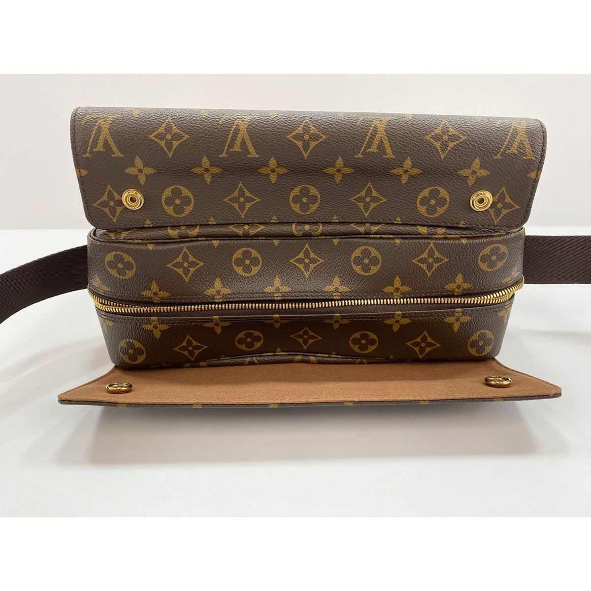 Louis Vuitton Brown Shoulder Bag (Pre-Owned)