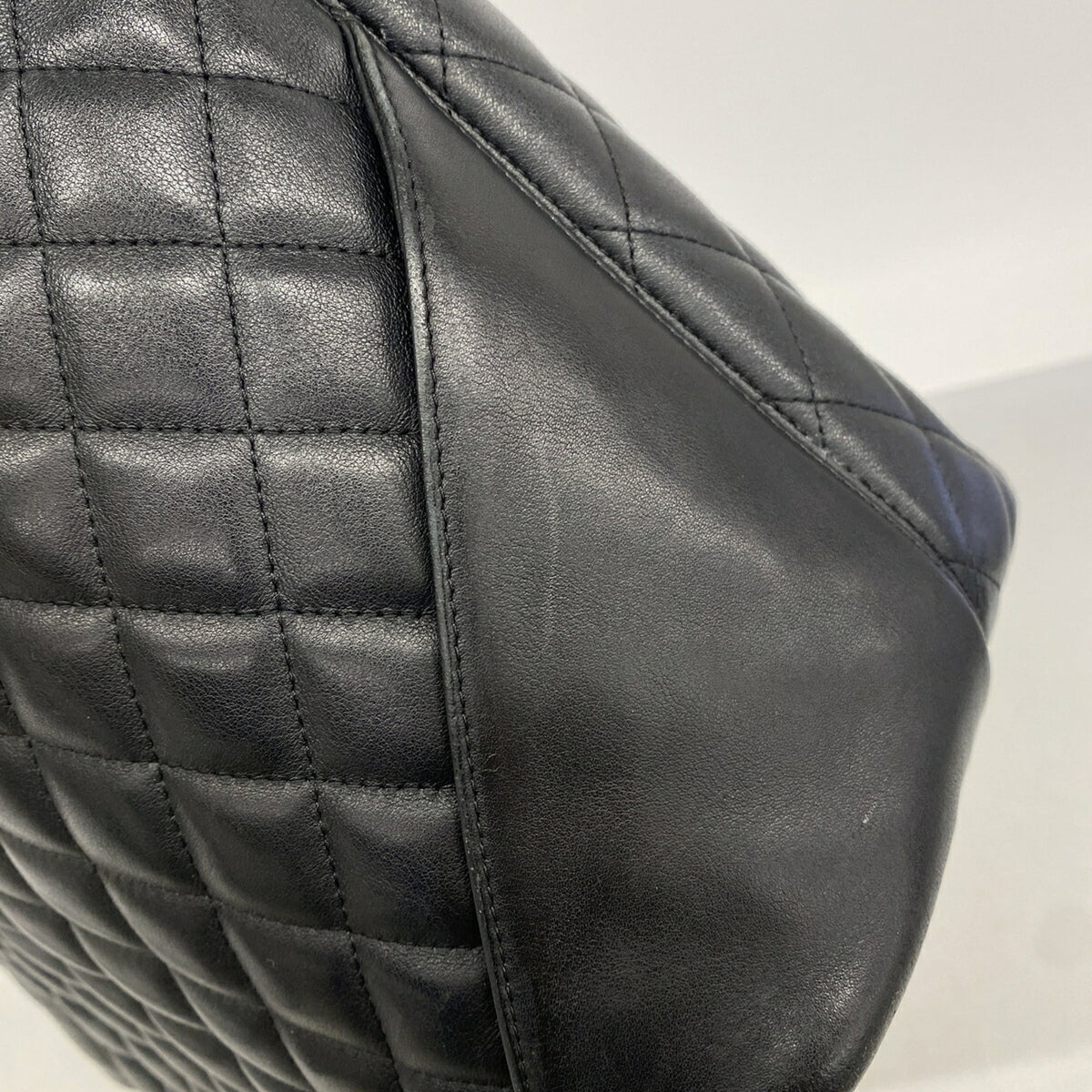 Chanel Black Leather Tote Bag (Pre-Owned)