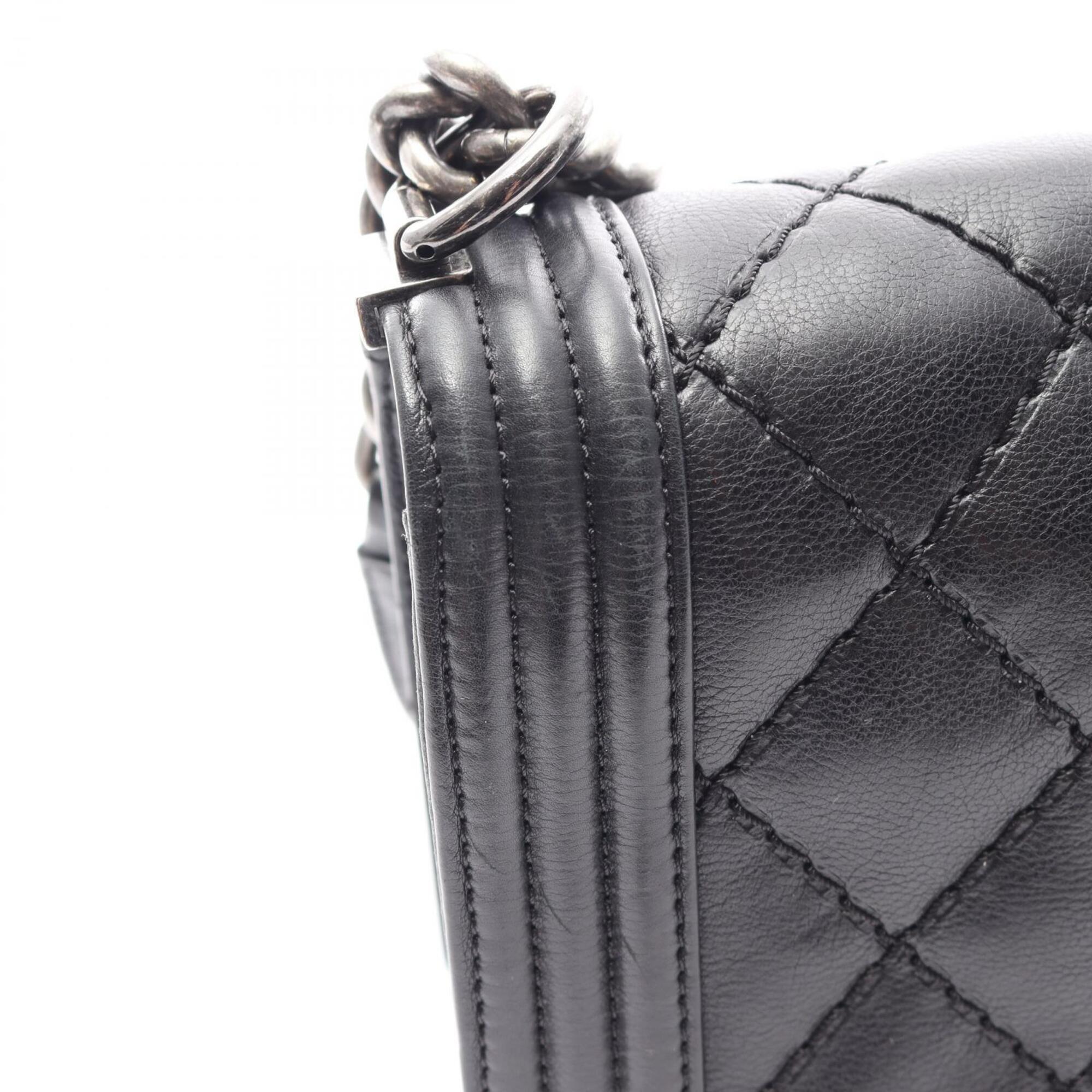 Chanel Black Leather Handbag Shoulder Bag (Pre-Owned)