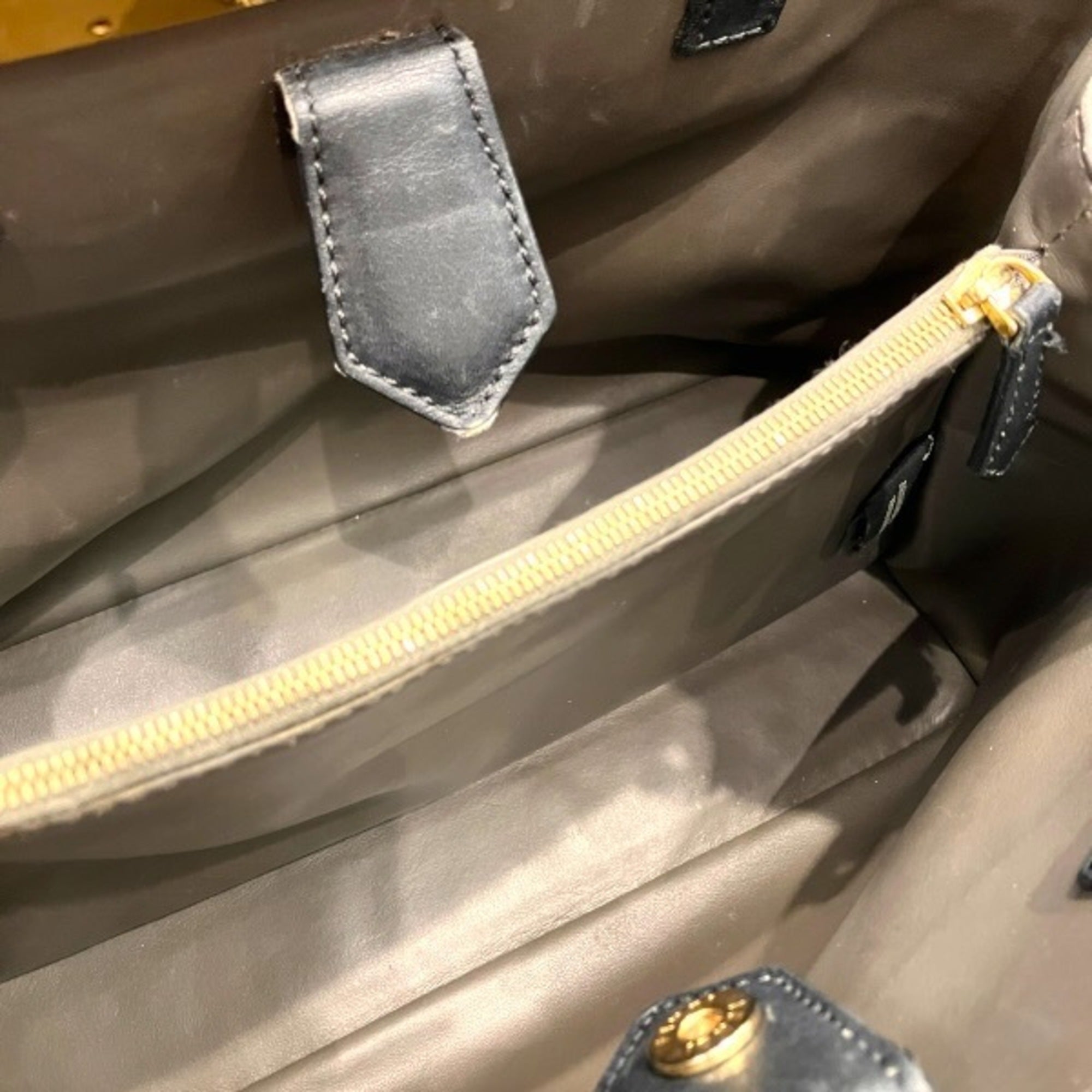 Fendi 2Jours Black Leather Handbag Shoulder Bag (Pre-Owned)